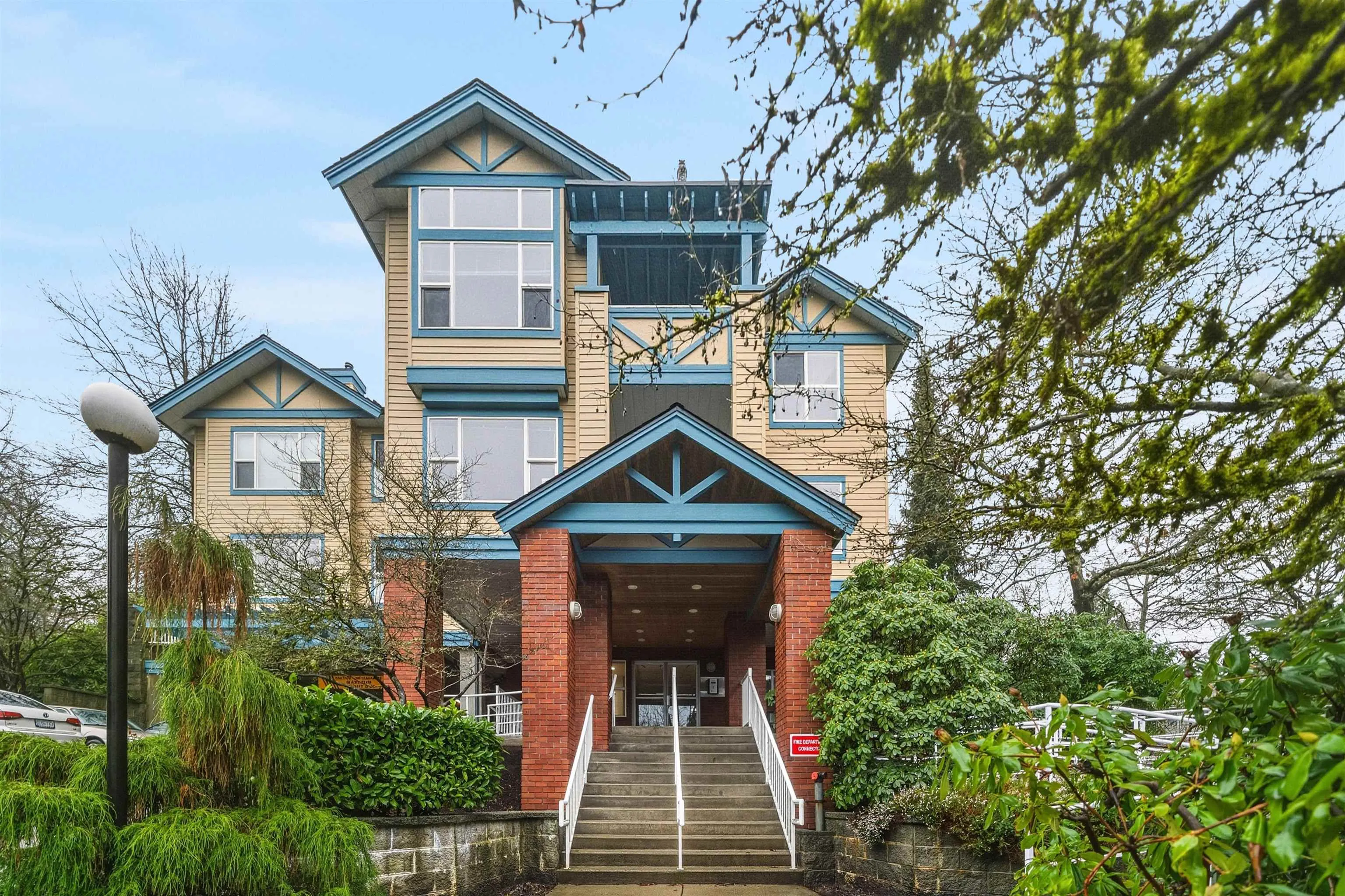 5281 Oakmount Crescent #210