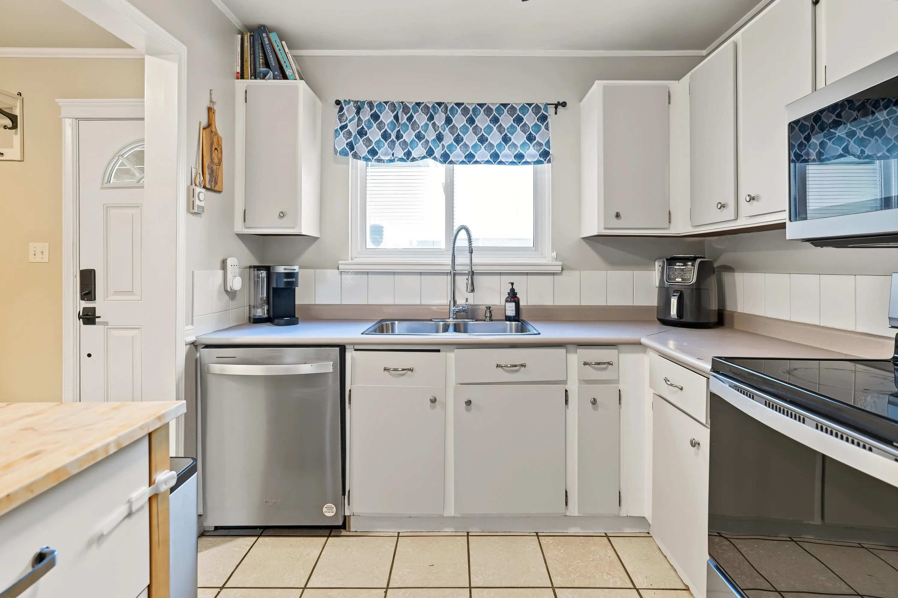 12143 Faber Crescent