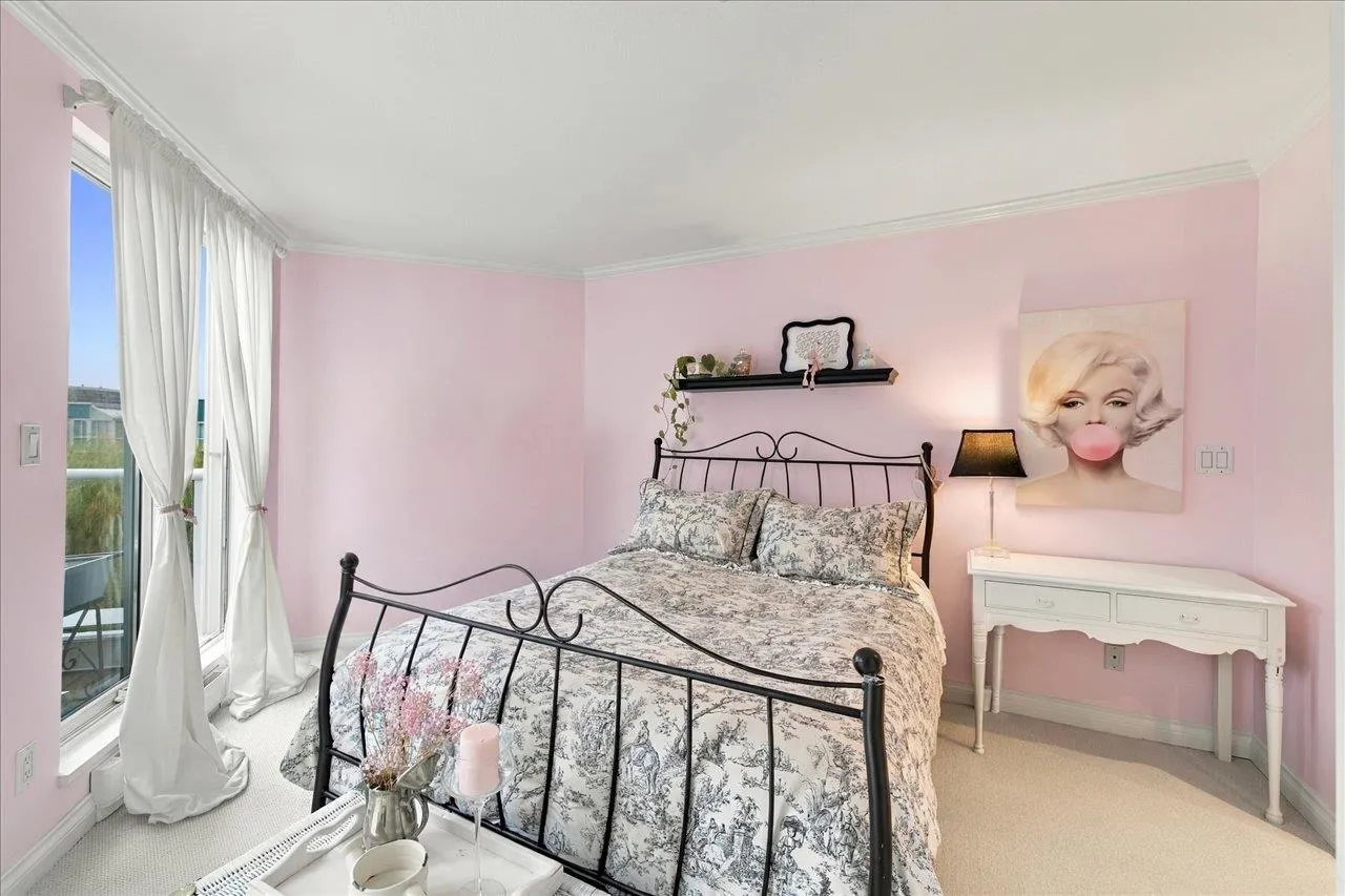 1502 Island Park Walk #405