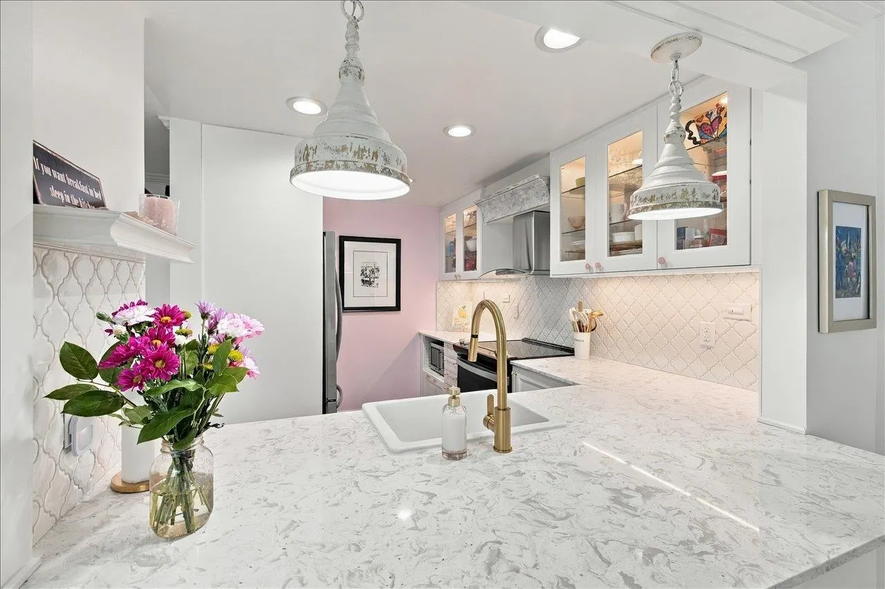 1502 Island Park Walk #405