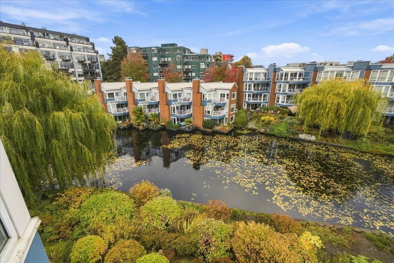 1502 Island Park Walk #405