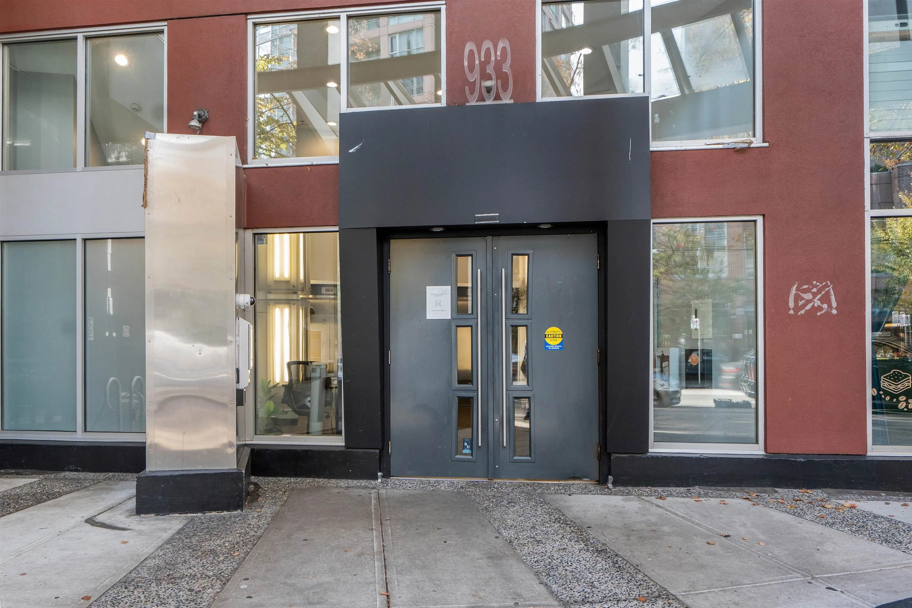 933 Seymour Street #805