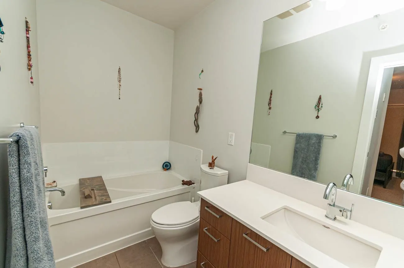 1182 W 16 Street #405