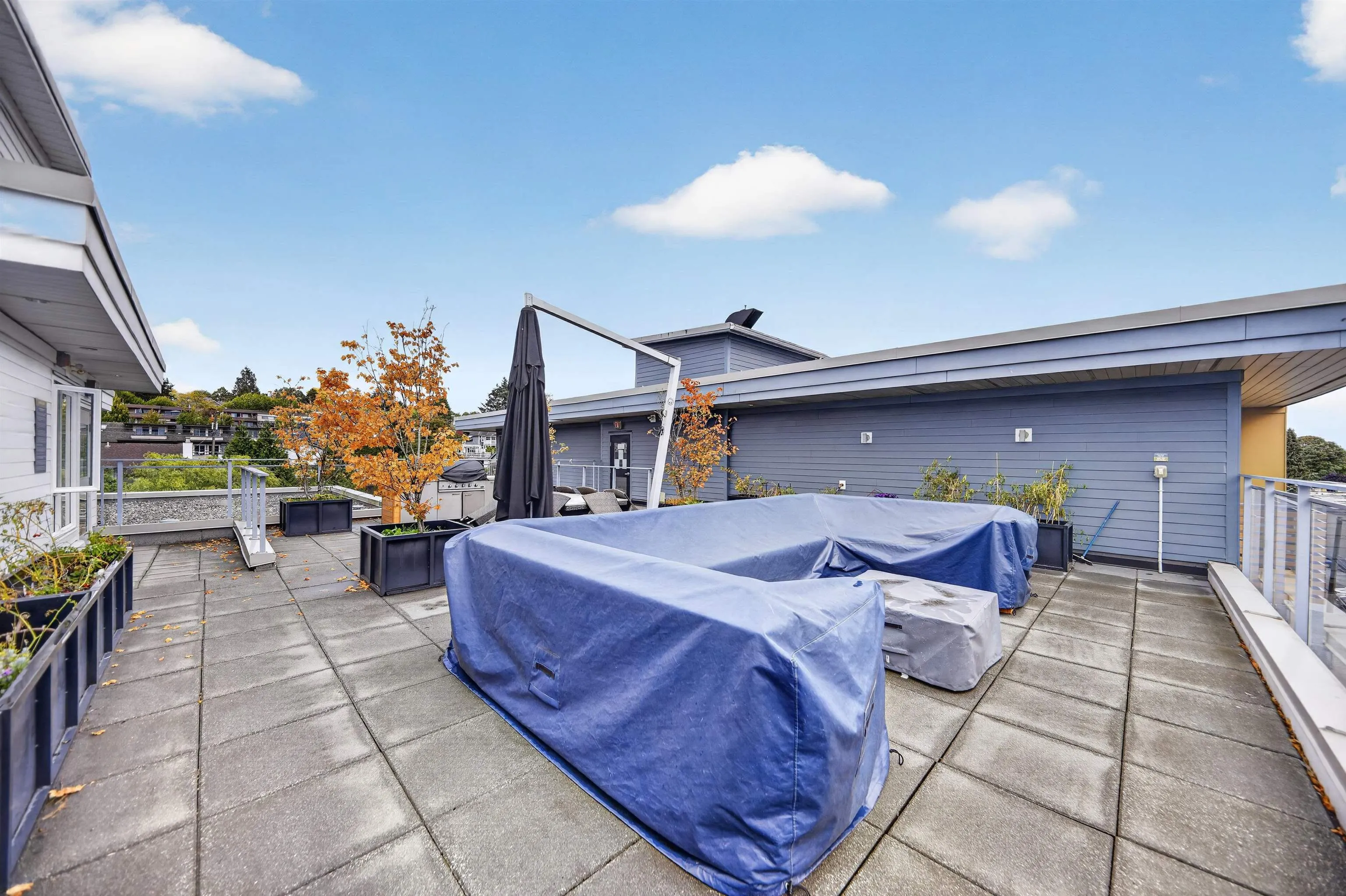 221 E 3rd #506