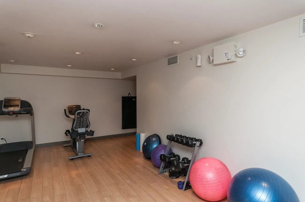 221 E 3rd #506