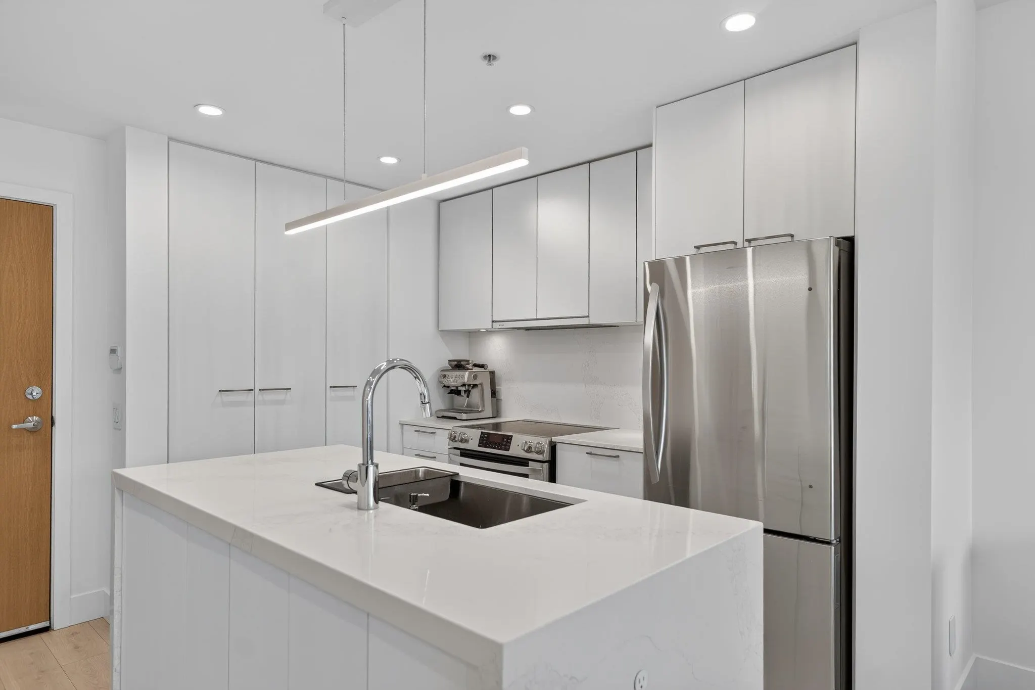 221 E 3rd #506
