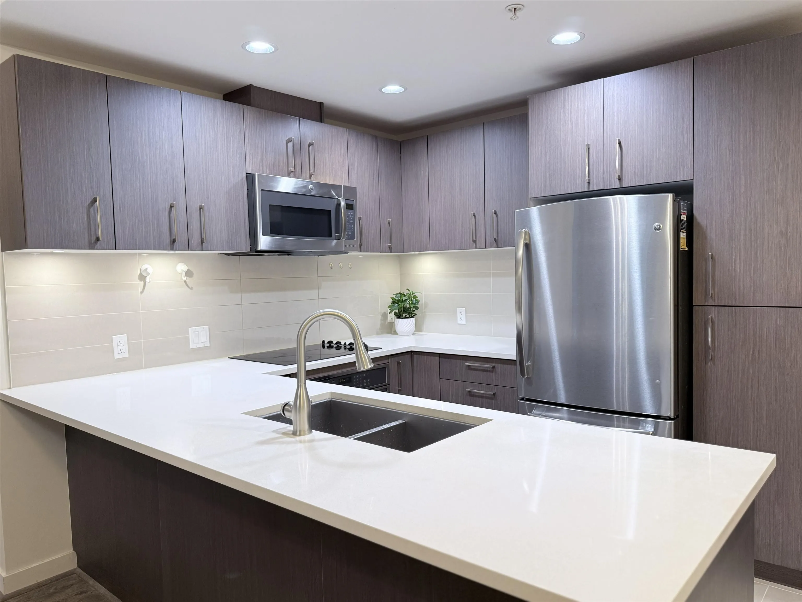 5981 Gray Avenue #615