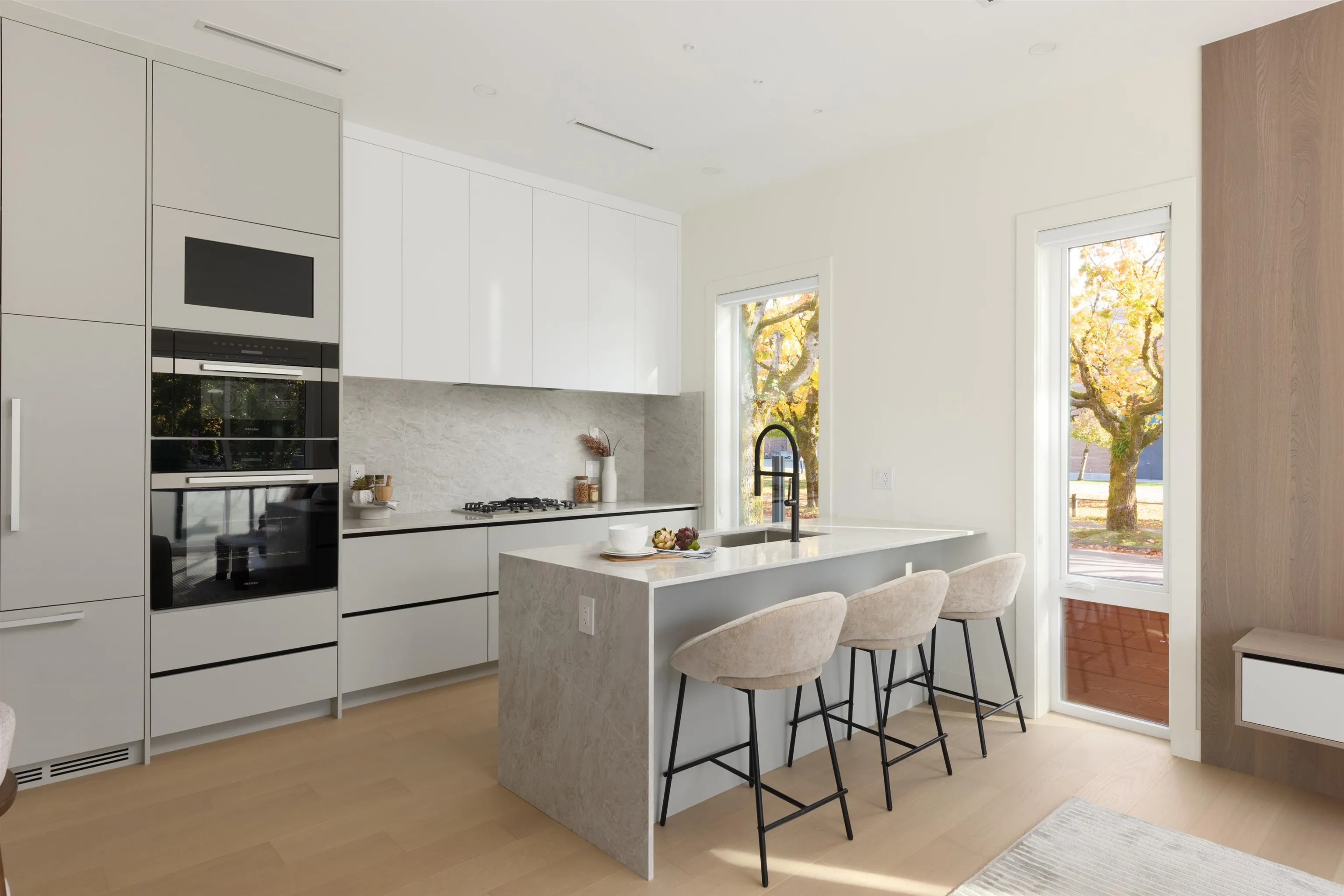 2009 W 48th Avenue