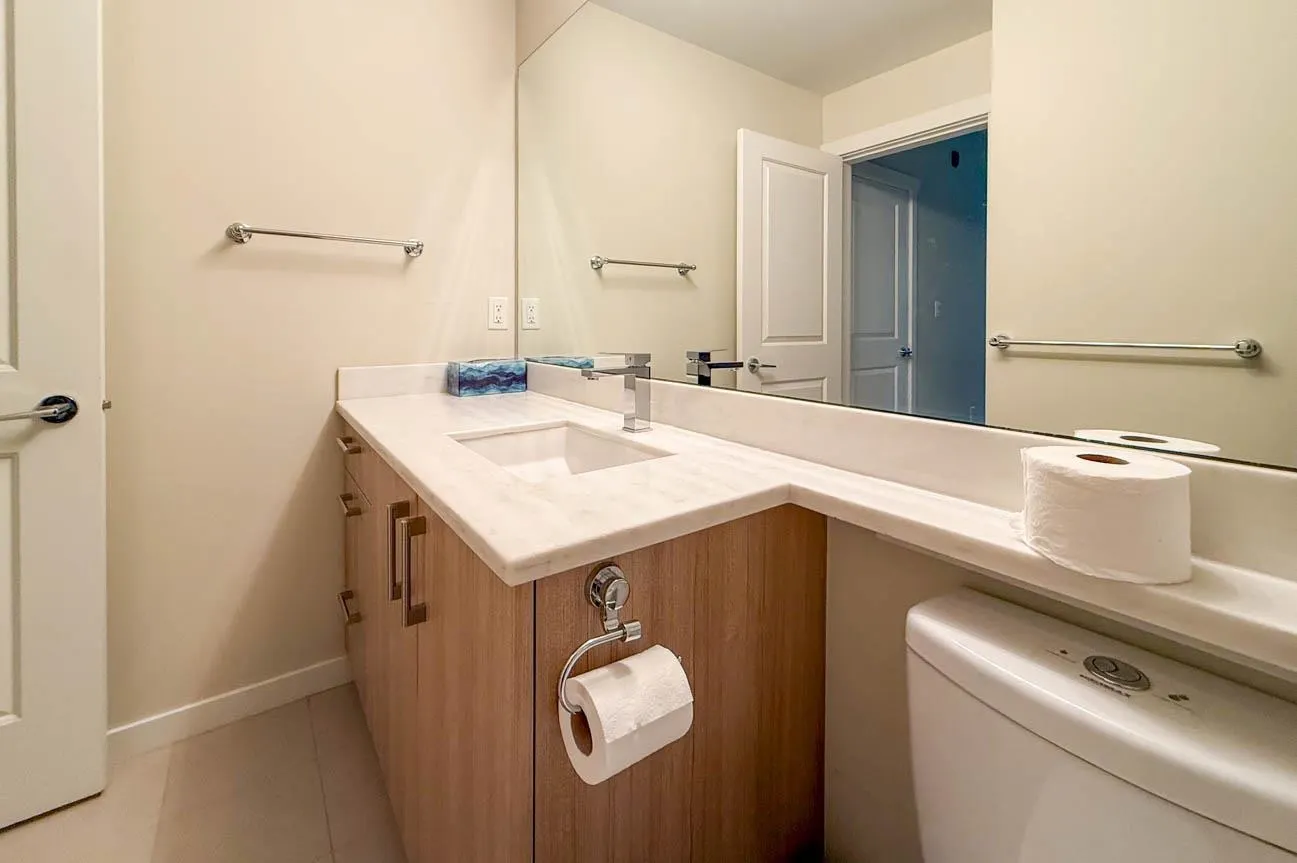 119 W 22nd #108