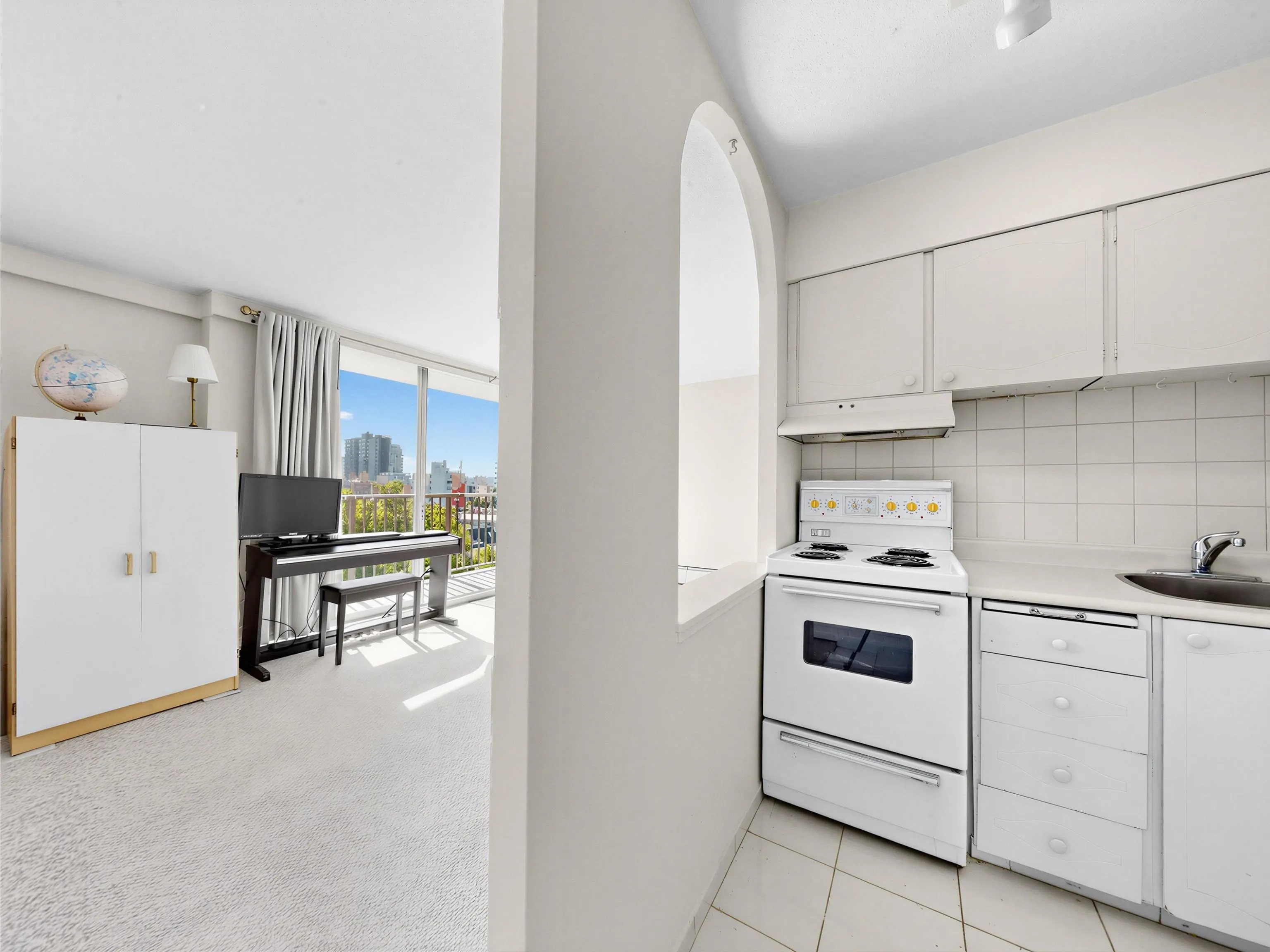 1251 Cardero Street #906