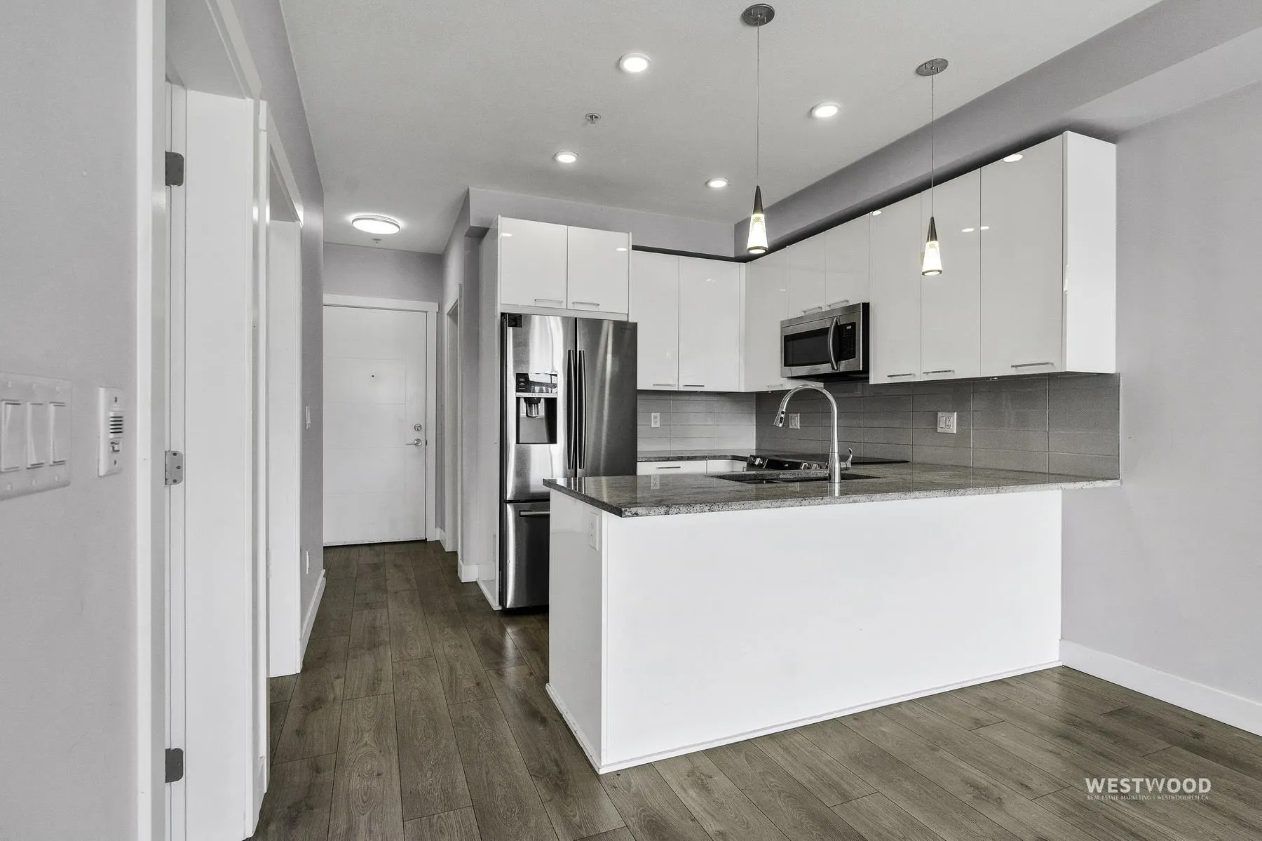 20696 Eastleigh Crescent #210