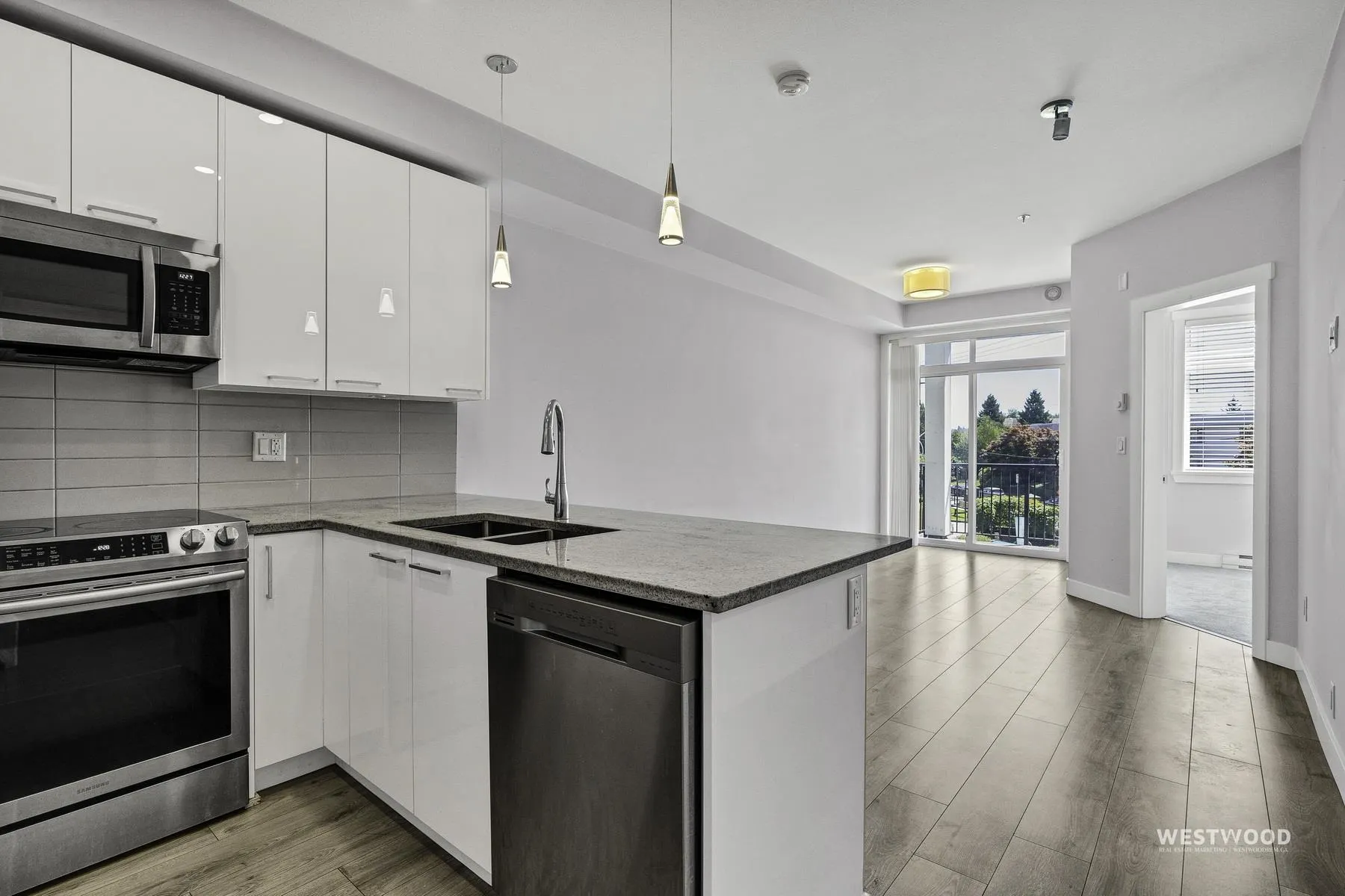 20696 Eastleigh Crescent #210
