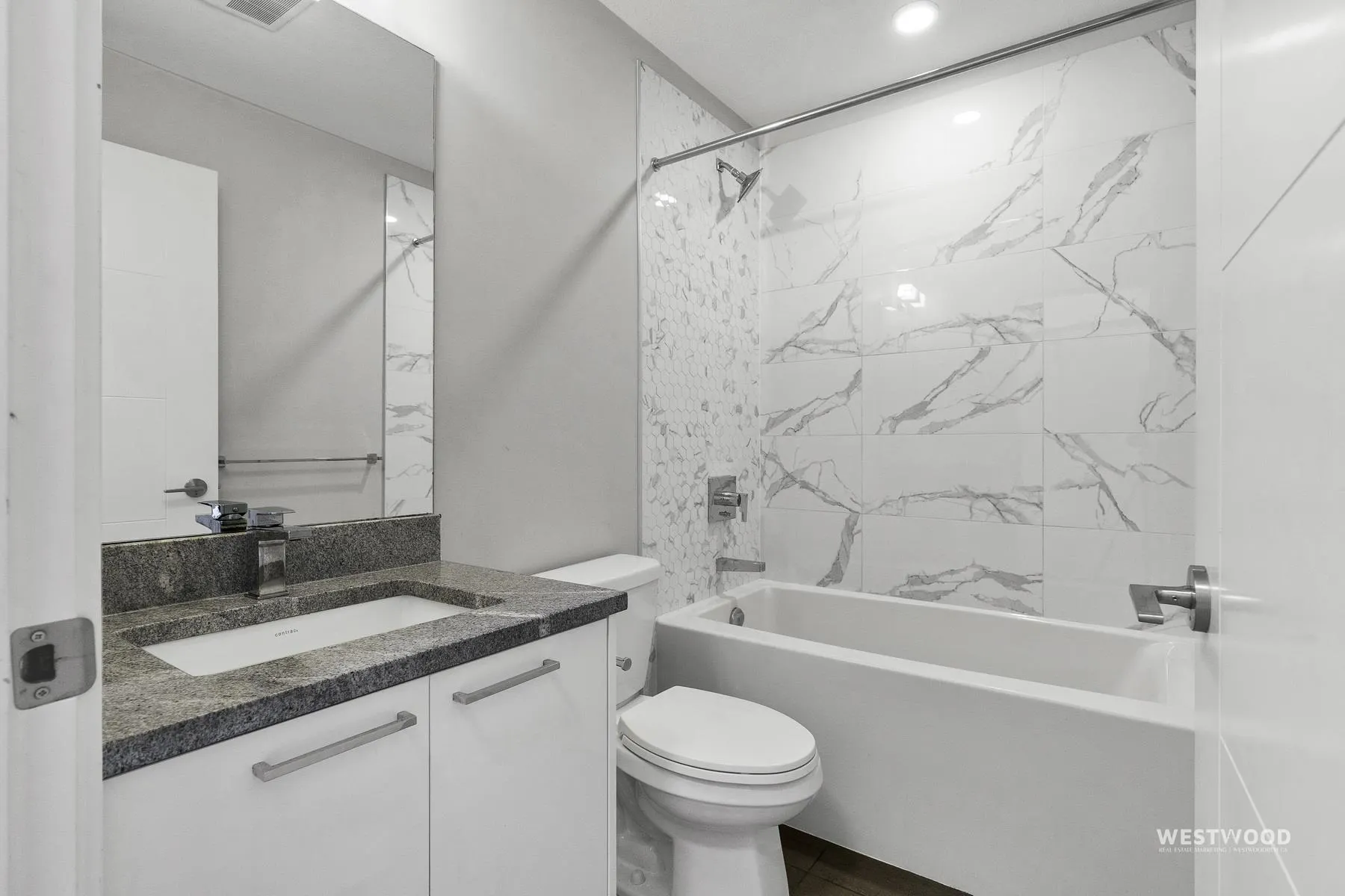 20696 Eastleigh Crescent #210