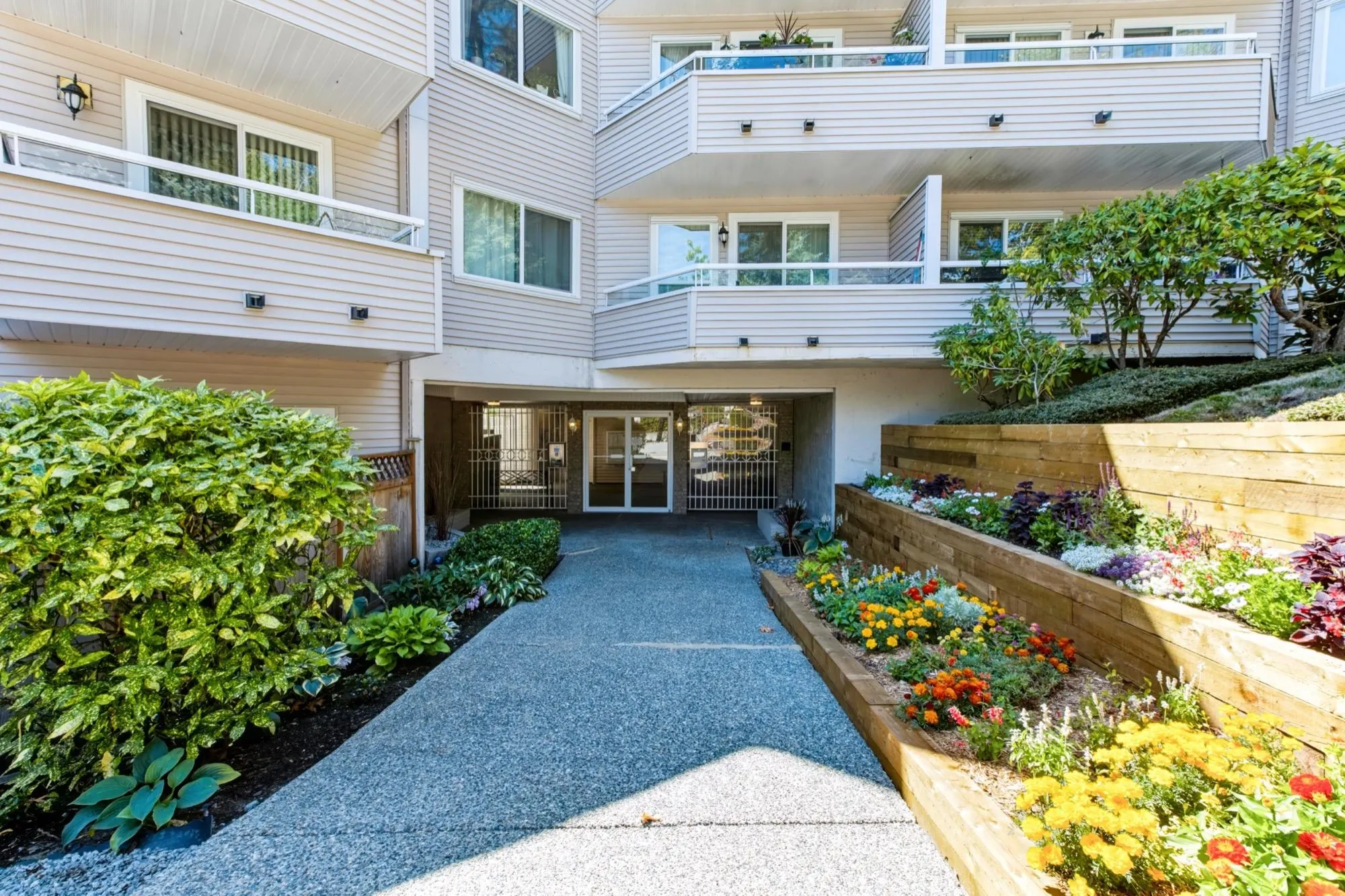 450 Bromley Street #310
