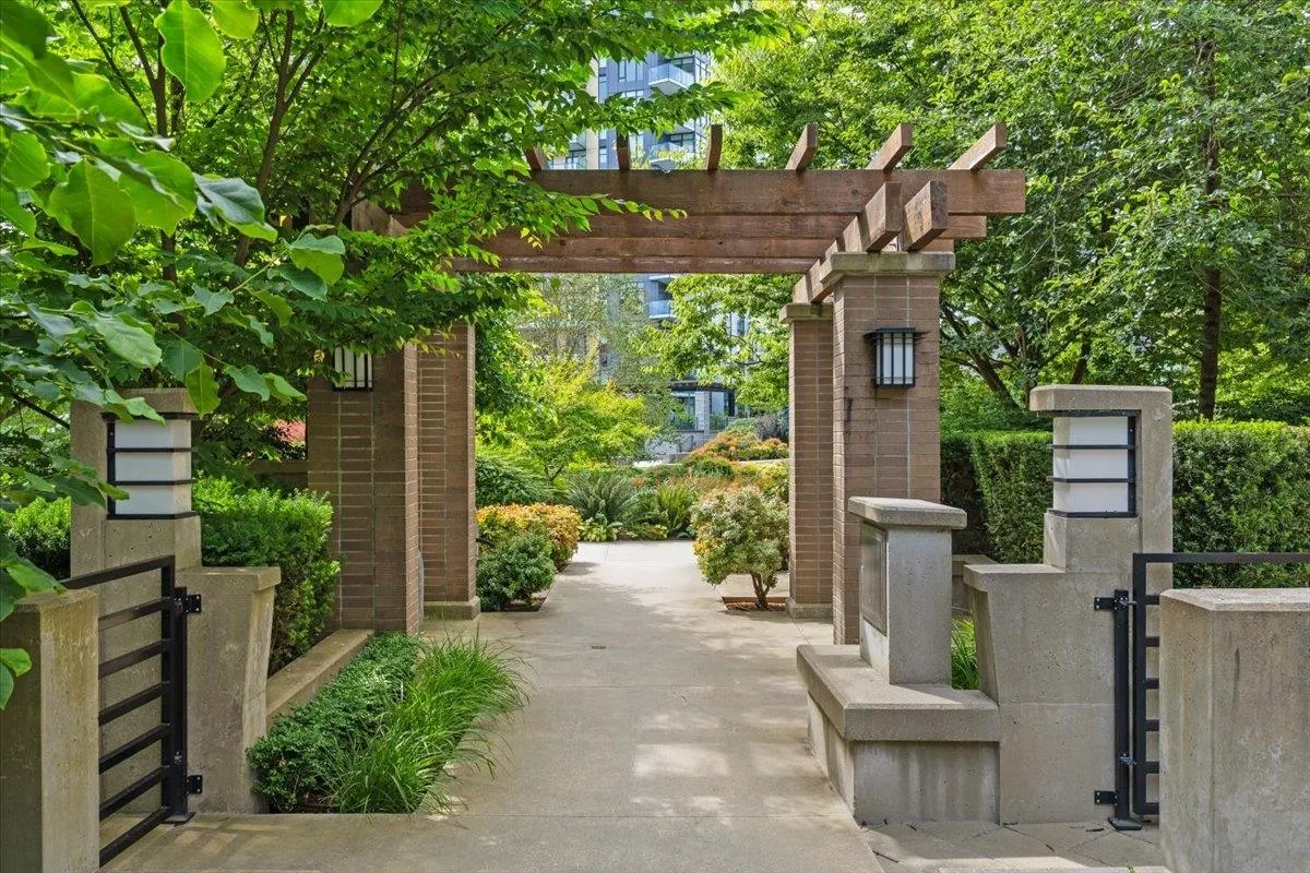 5981 Gray Avenue #313