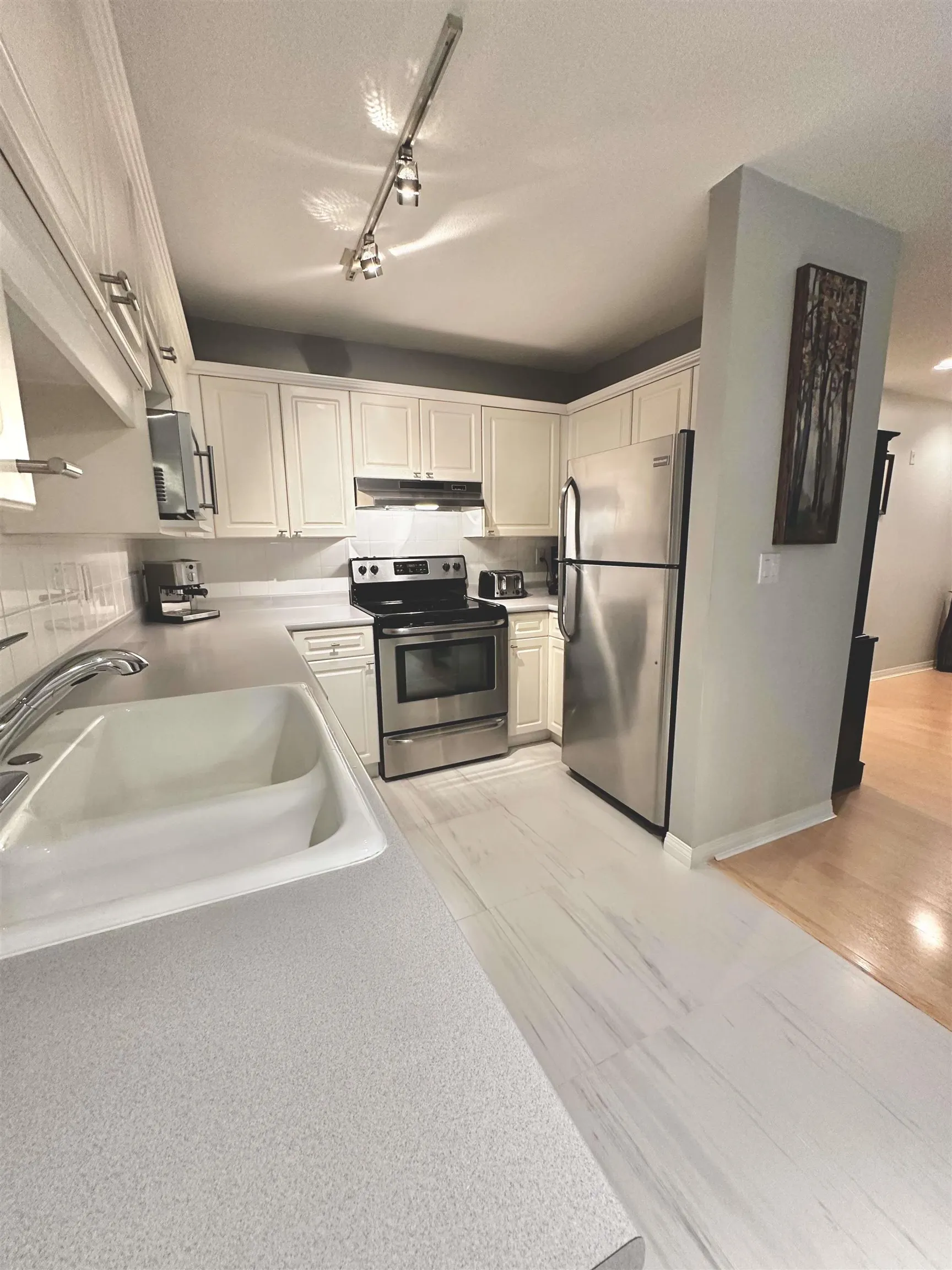 1523 Bowser Avenue #107