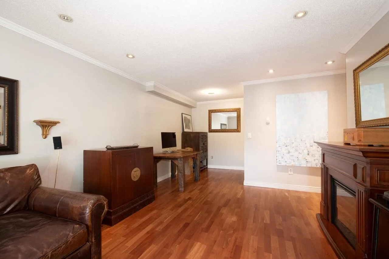 2250 Oxford Street #112