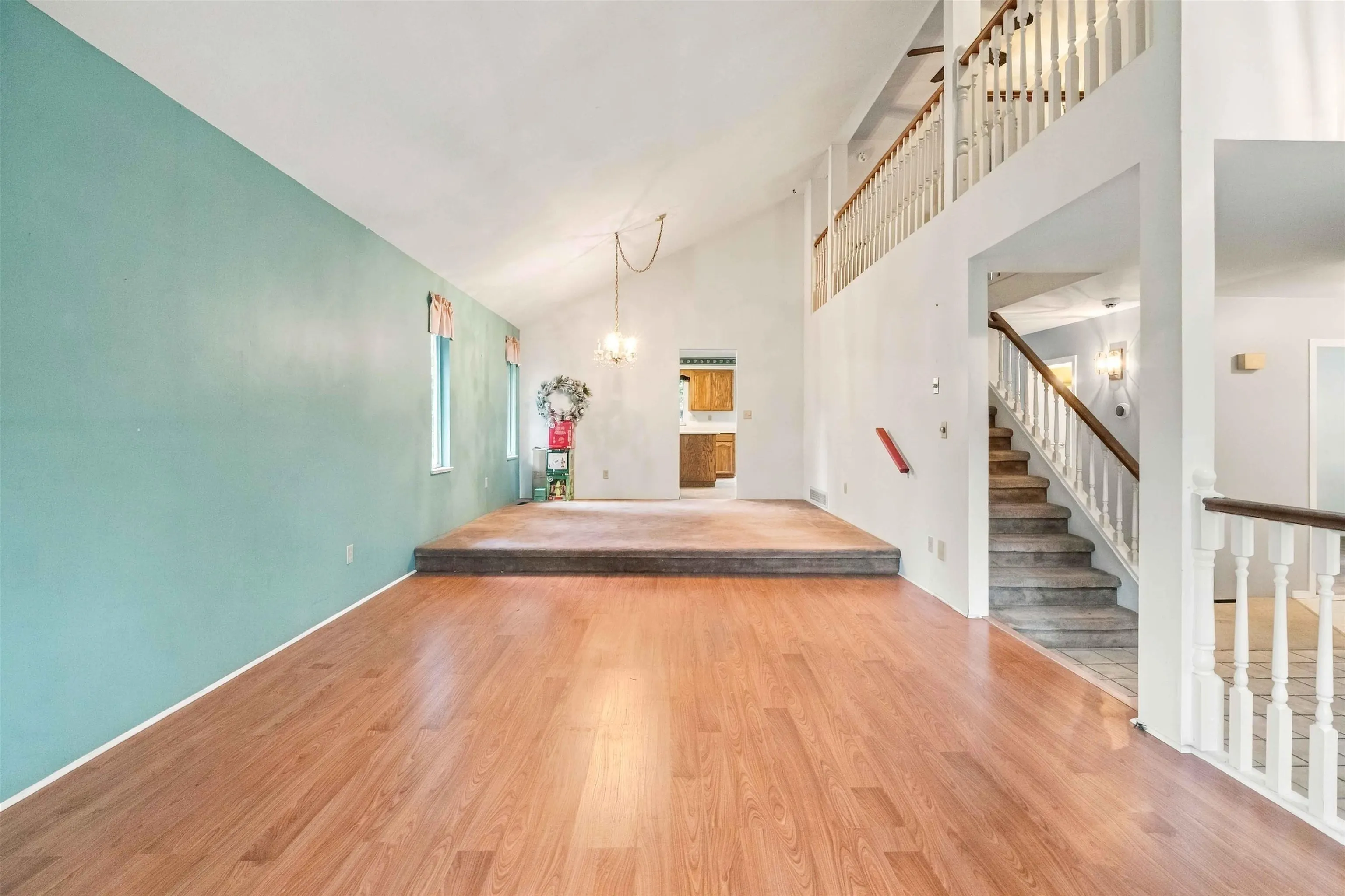 953 Captain Court