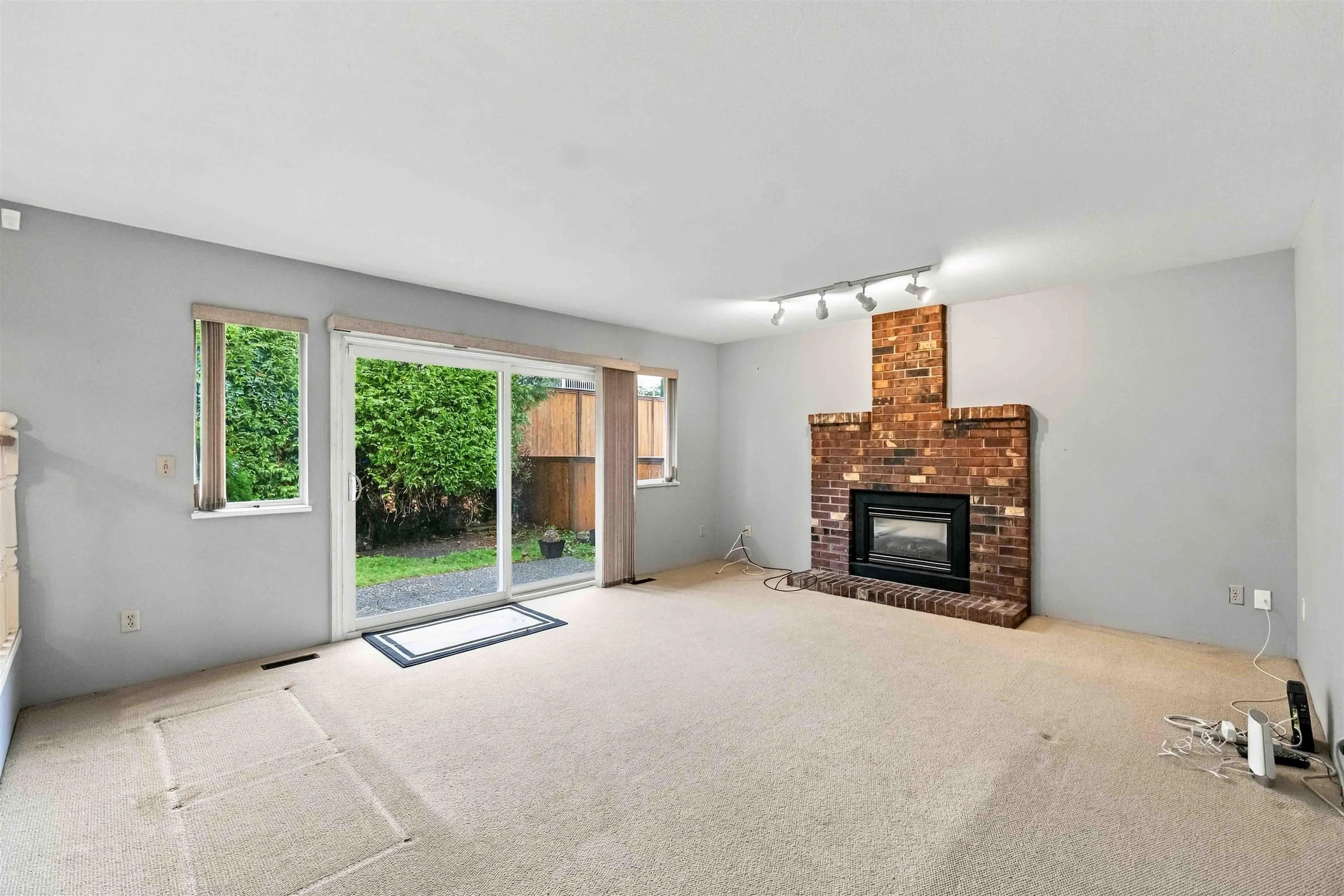 953 Captain Court