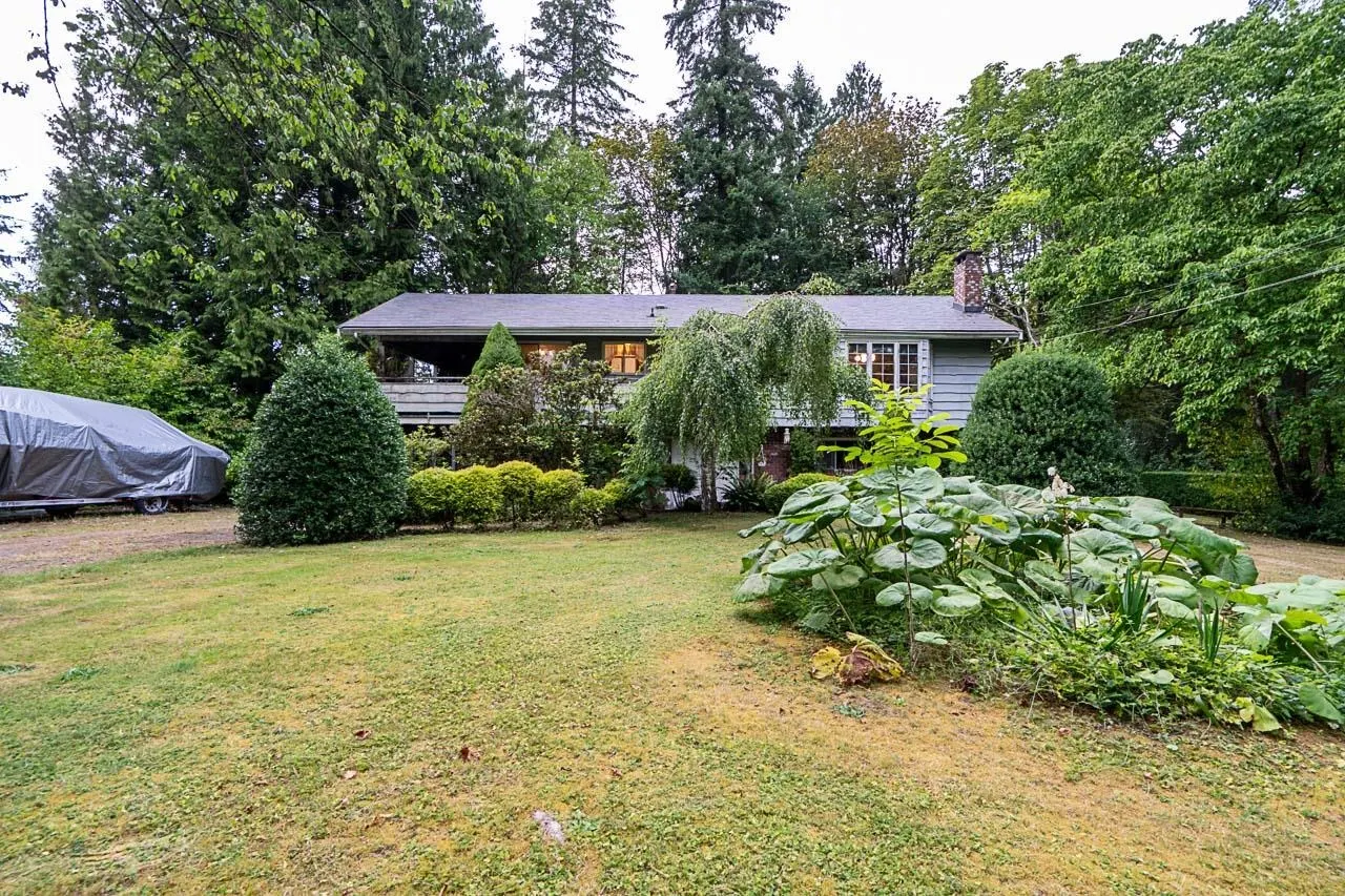 20088 Fernridge Crescent
