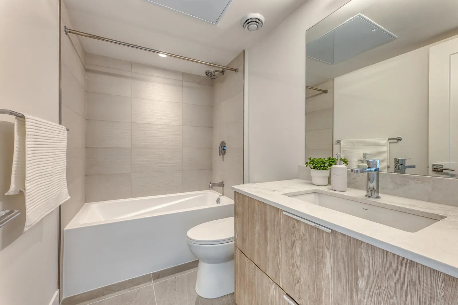 3421 Queenston Avenue #104