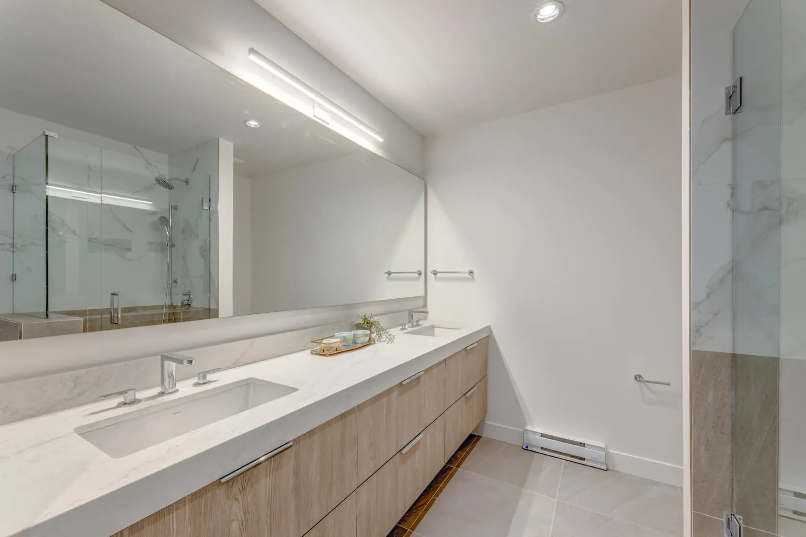 3421 Queenston Avenue #104