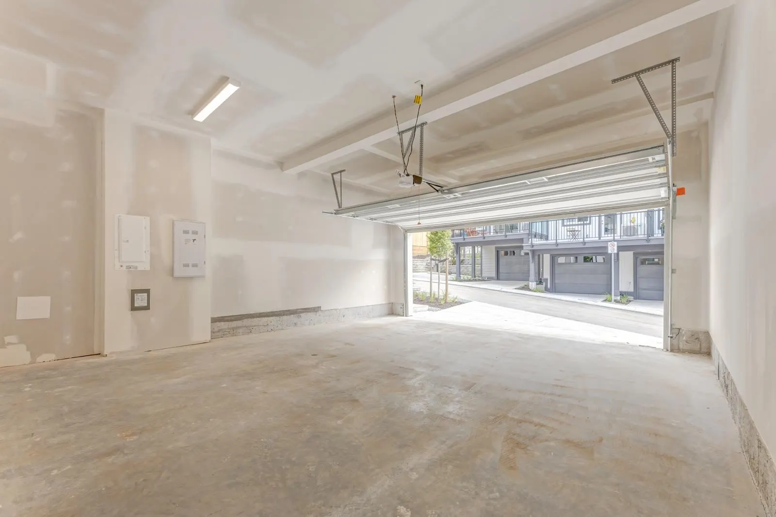 3421 Queenston Avenue #104