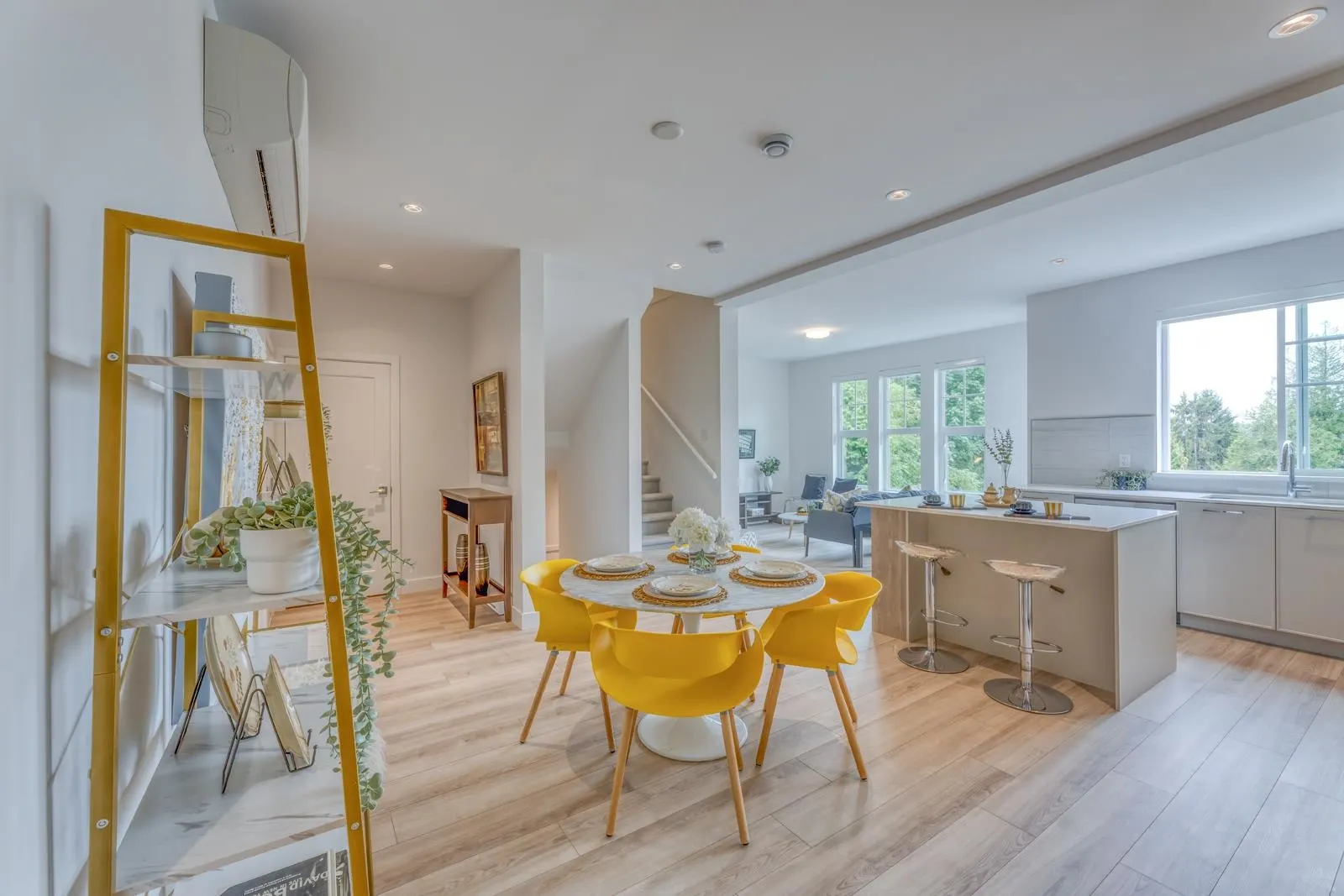 3421 Queenston Avenue #104