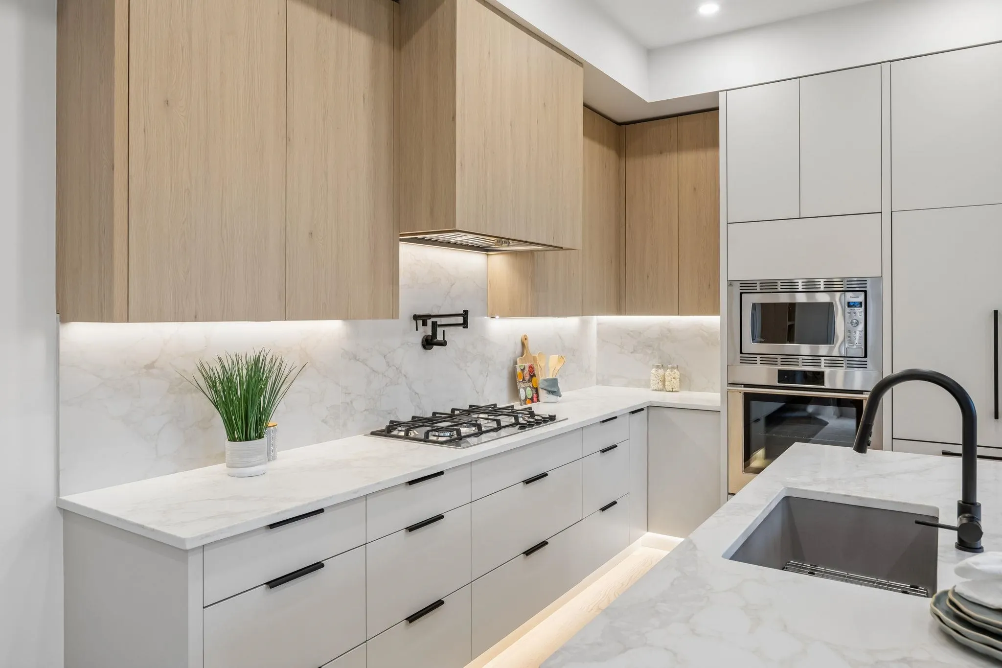 932 W 57th Street