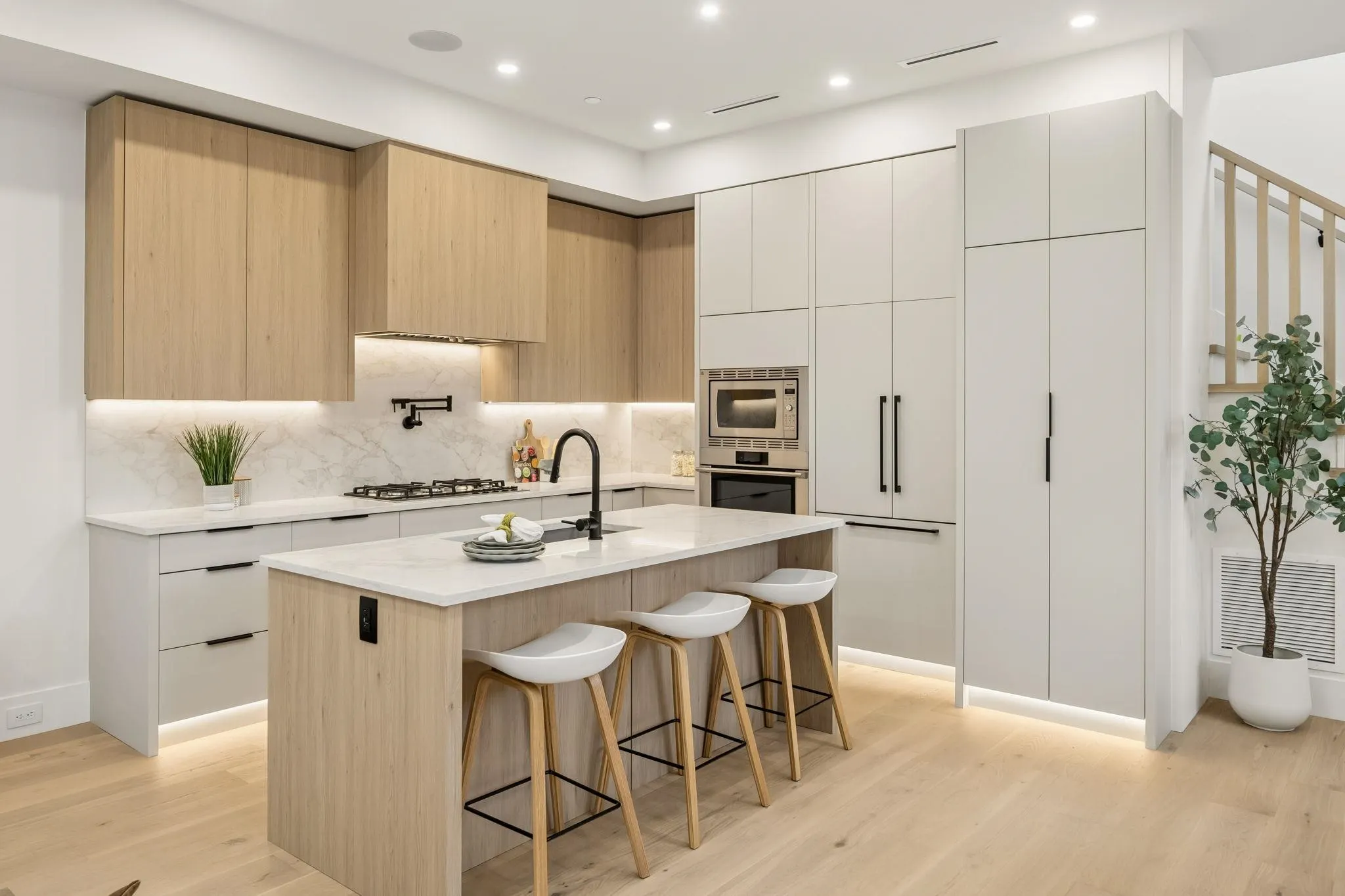 932 W 57th Street
