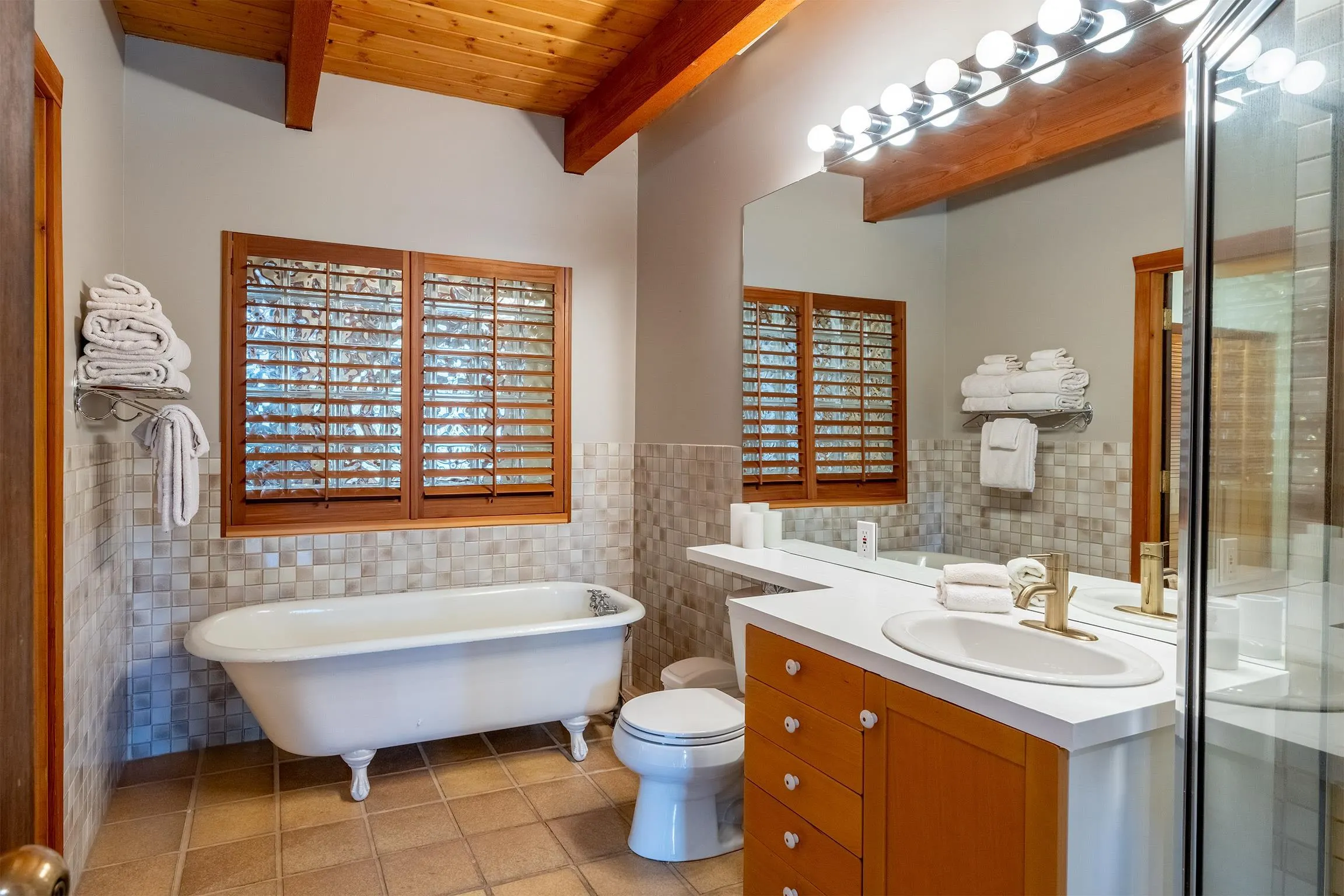 8593 Drifter Way