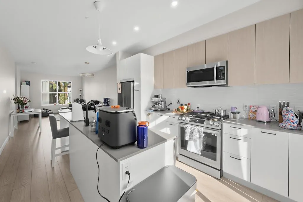 488 Furness Street #56