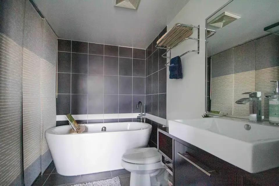 188 Keefer Place #3505