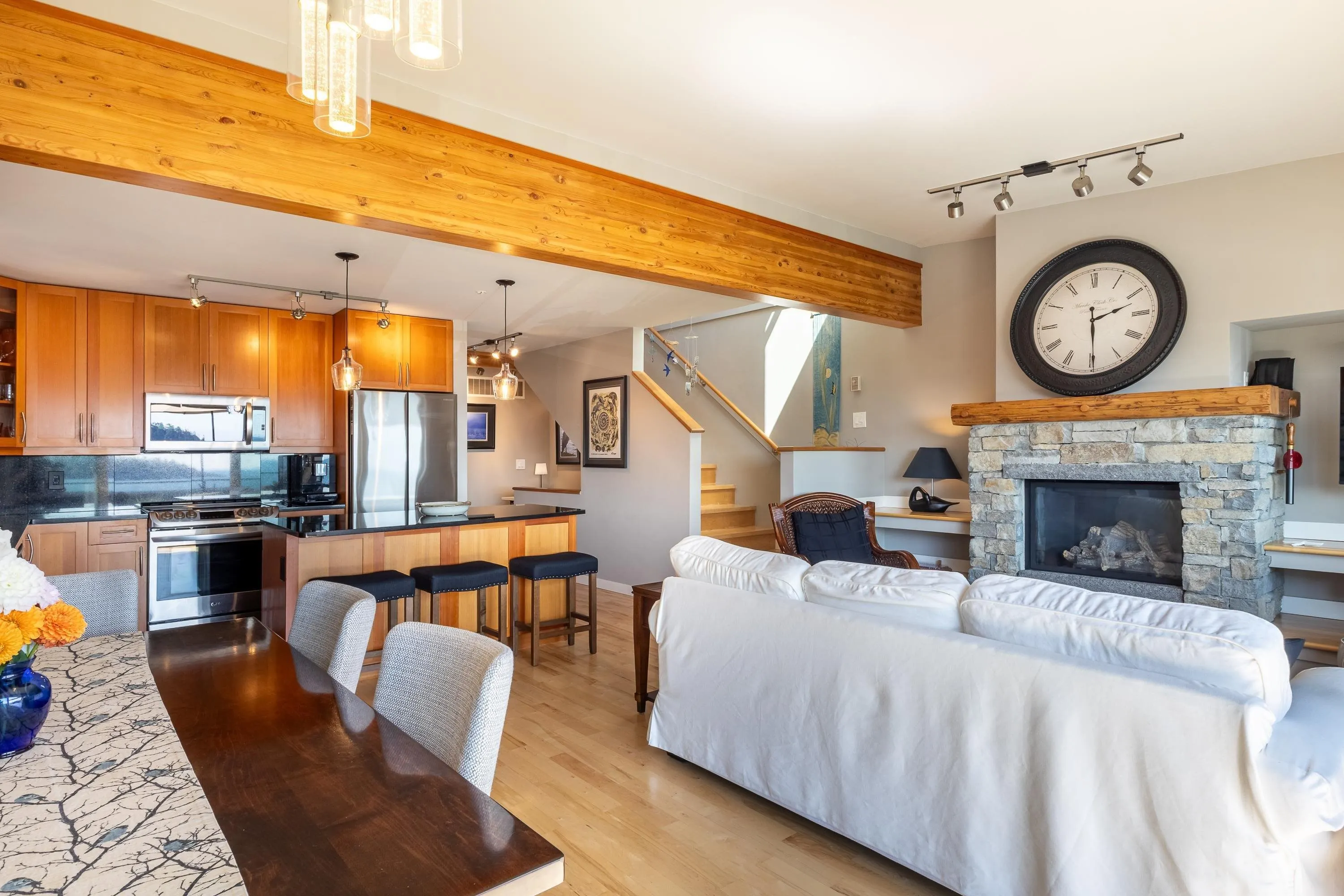 5374 Wakefield Beach Lane