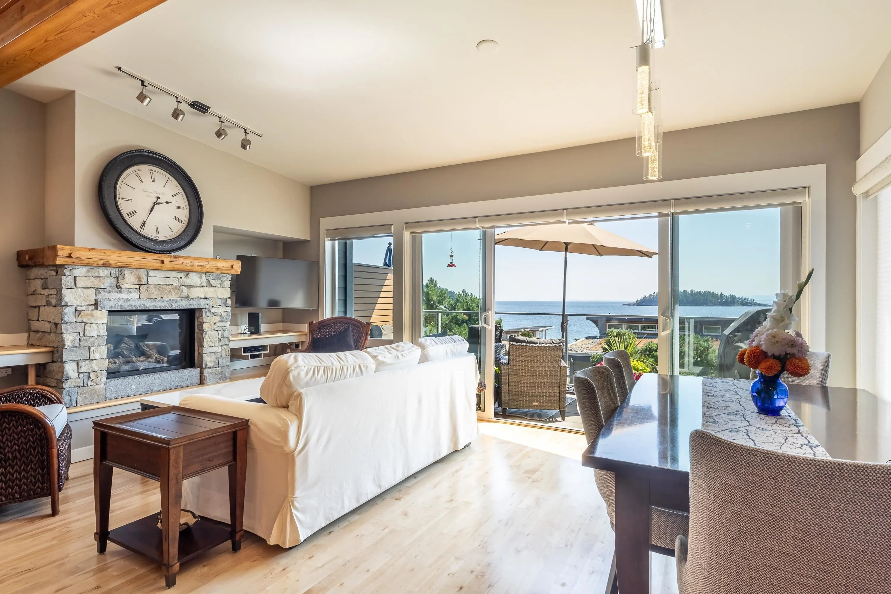 5374 Wakefield Beach Lane