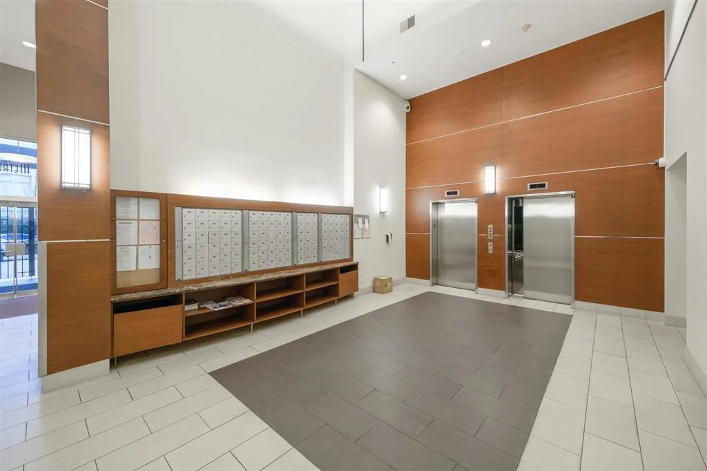 1238 Richards Street #1808