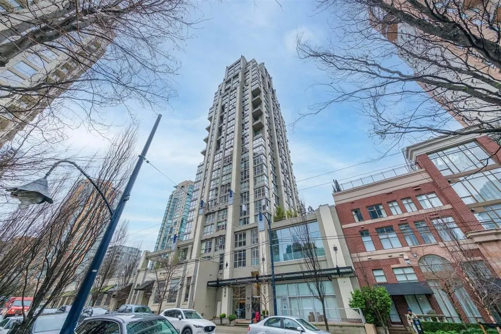 1238 Richards Street #1808