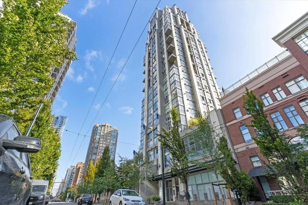 1238 Richards Street #1808