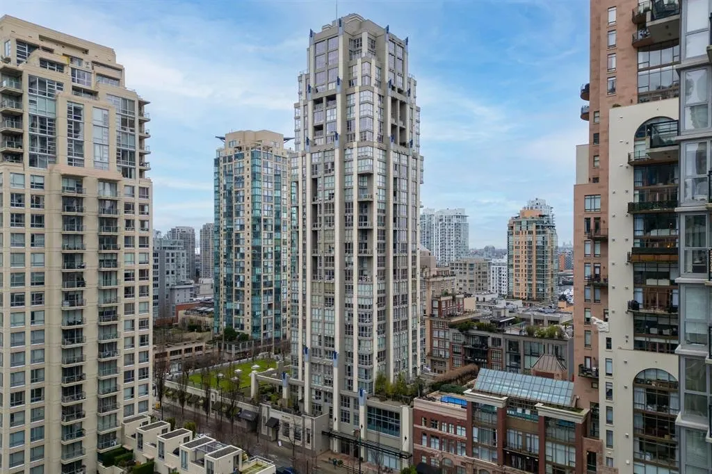 1238 Richards Street #1808
