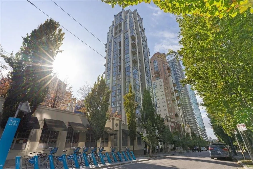 1238 Richards Street #1808