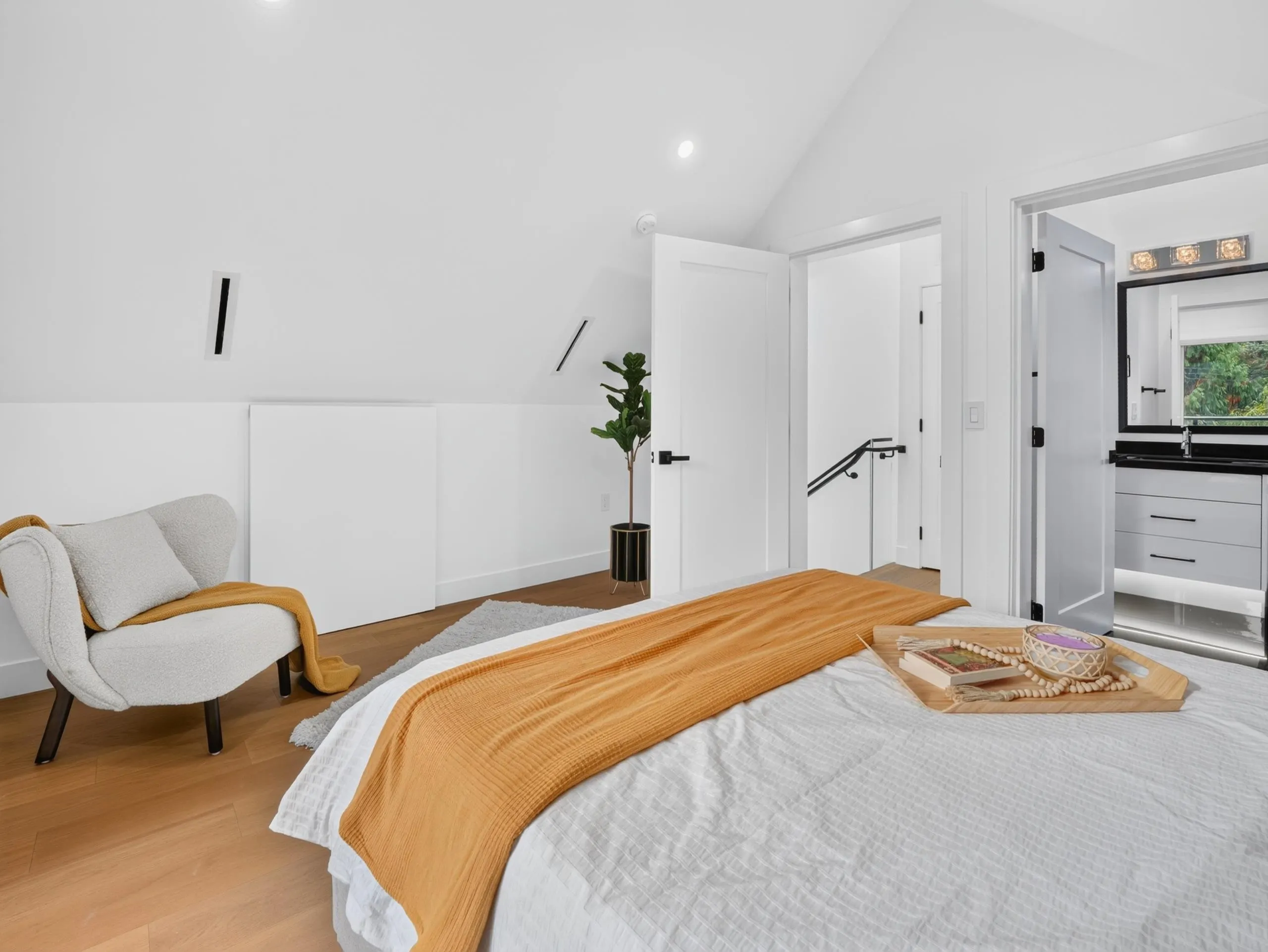 950 W 17th Avenue #2