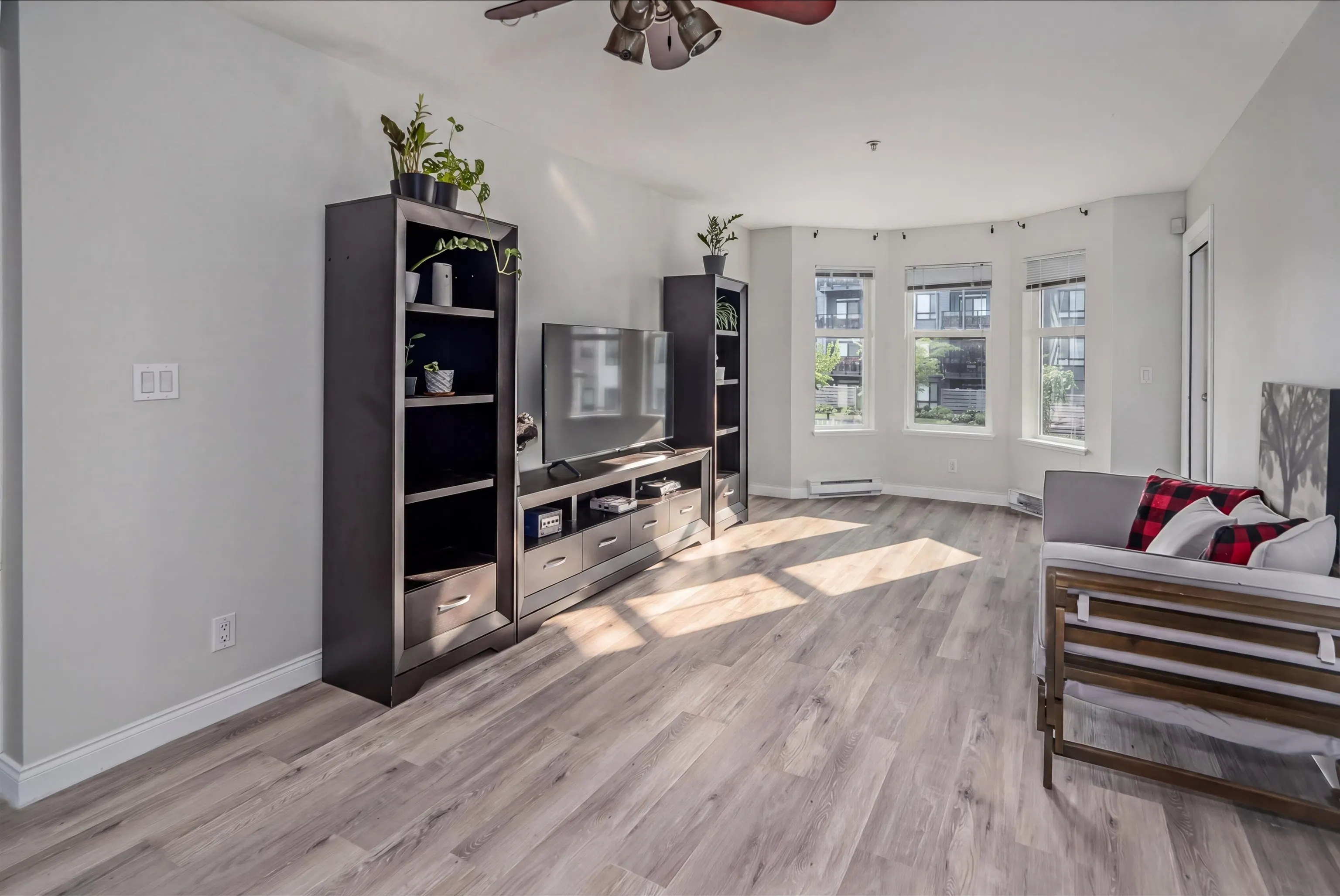 5438 198 Street #213
