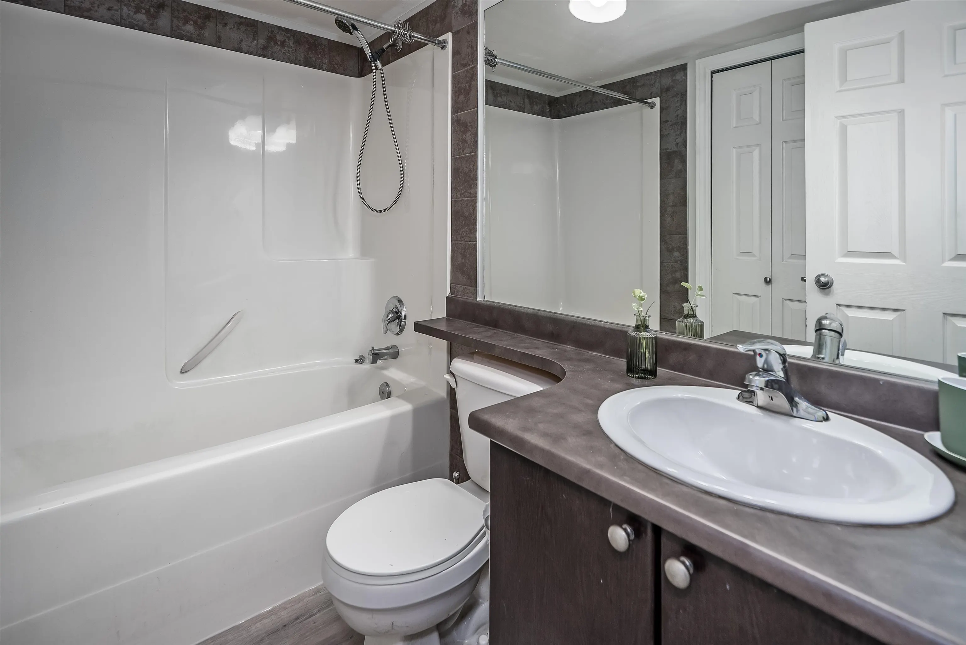 5438 198 Street #213