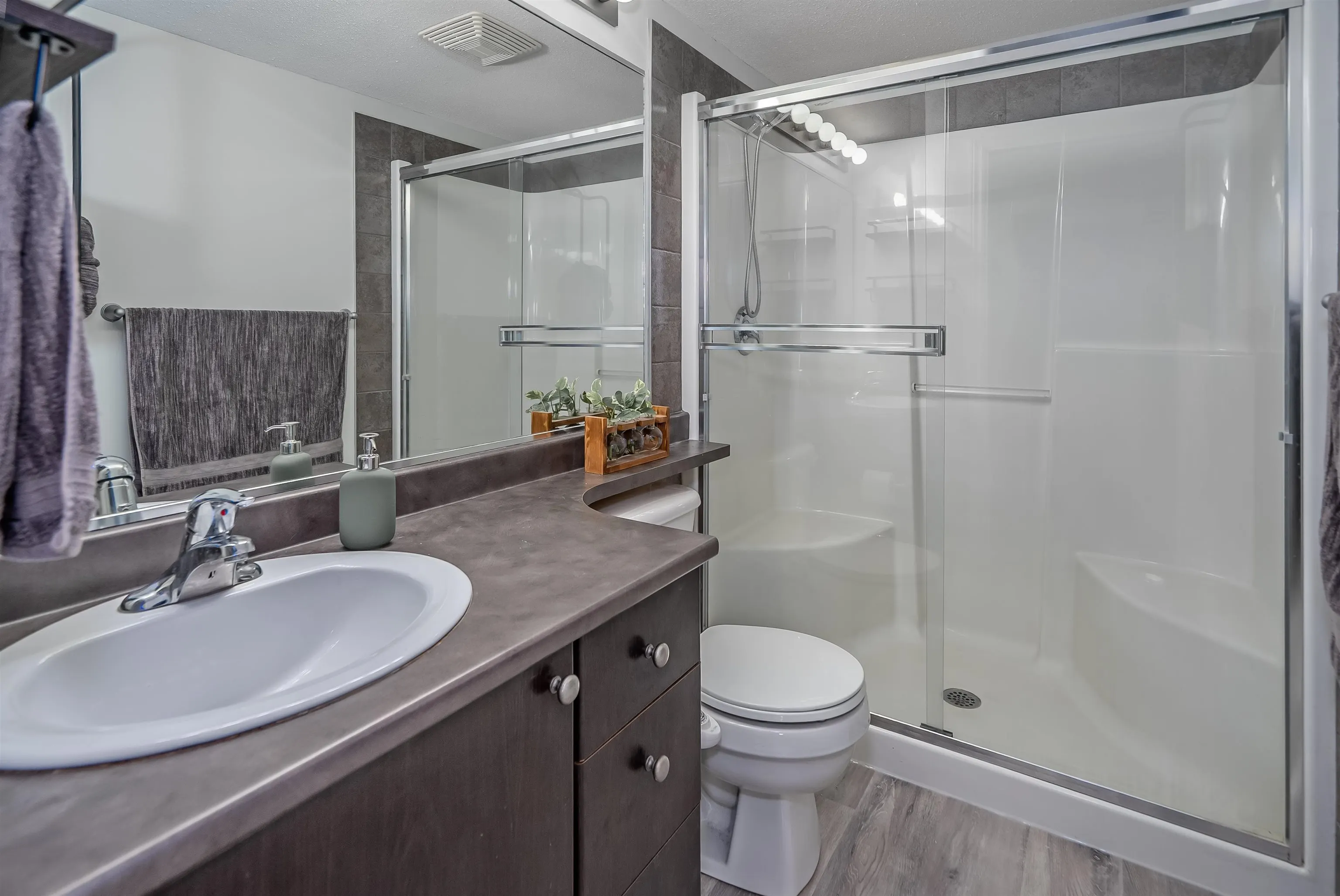 5438 198 Street #213