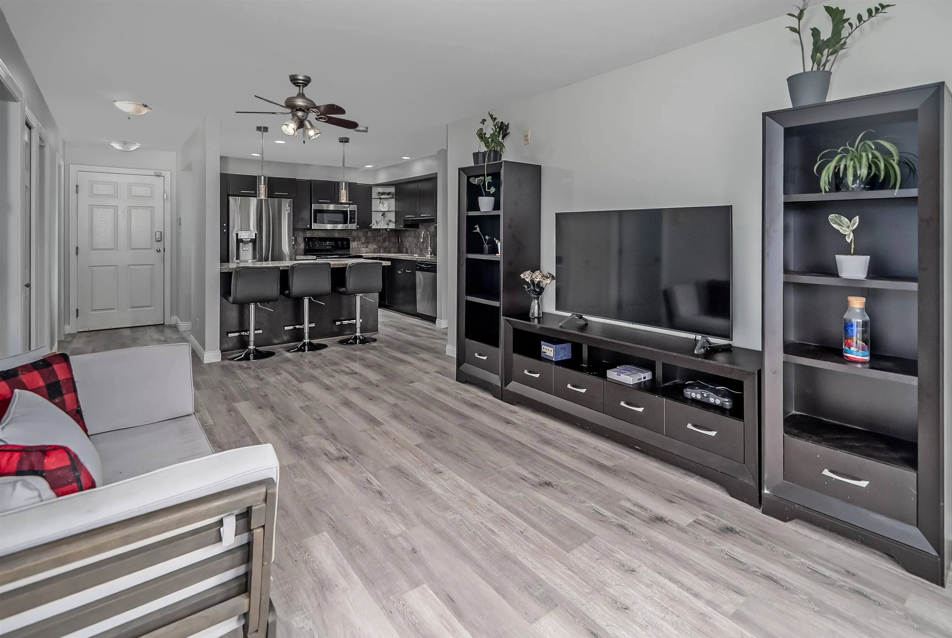 5438 198 Street #213