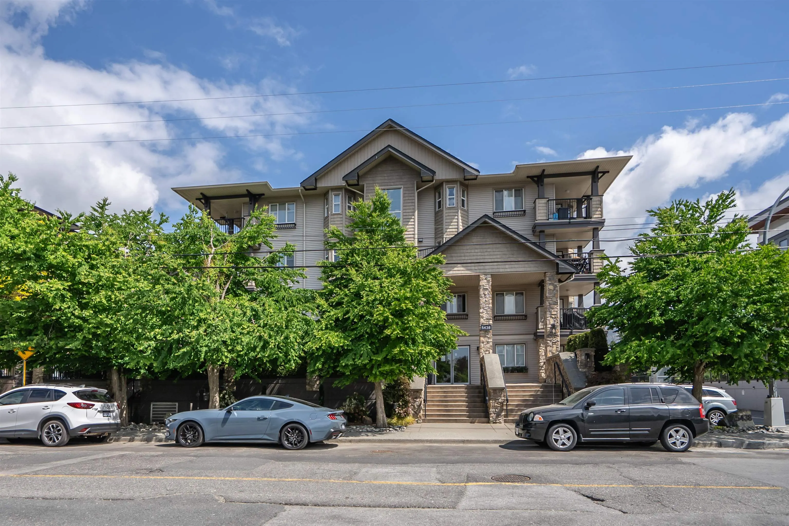 5438 198 Street #213