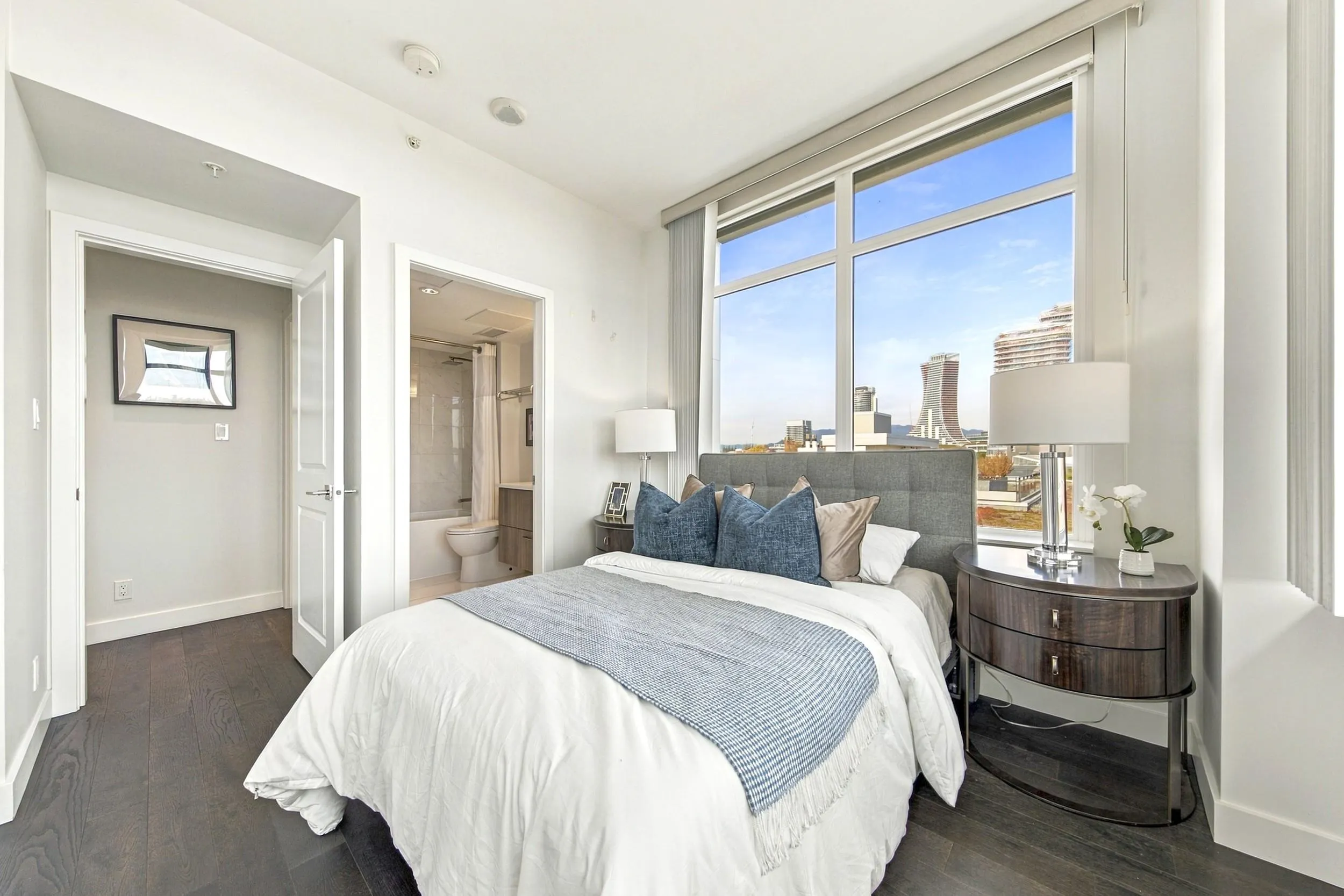 6383 Cambie Street #903