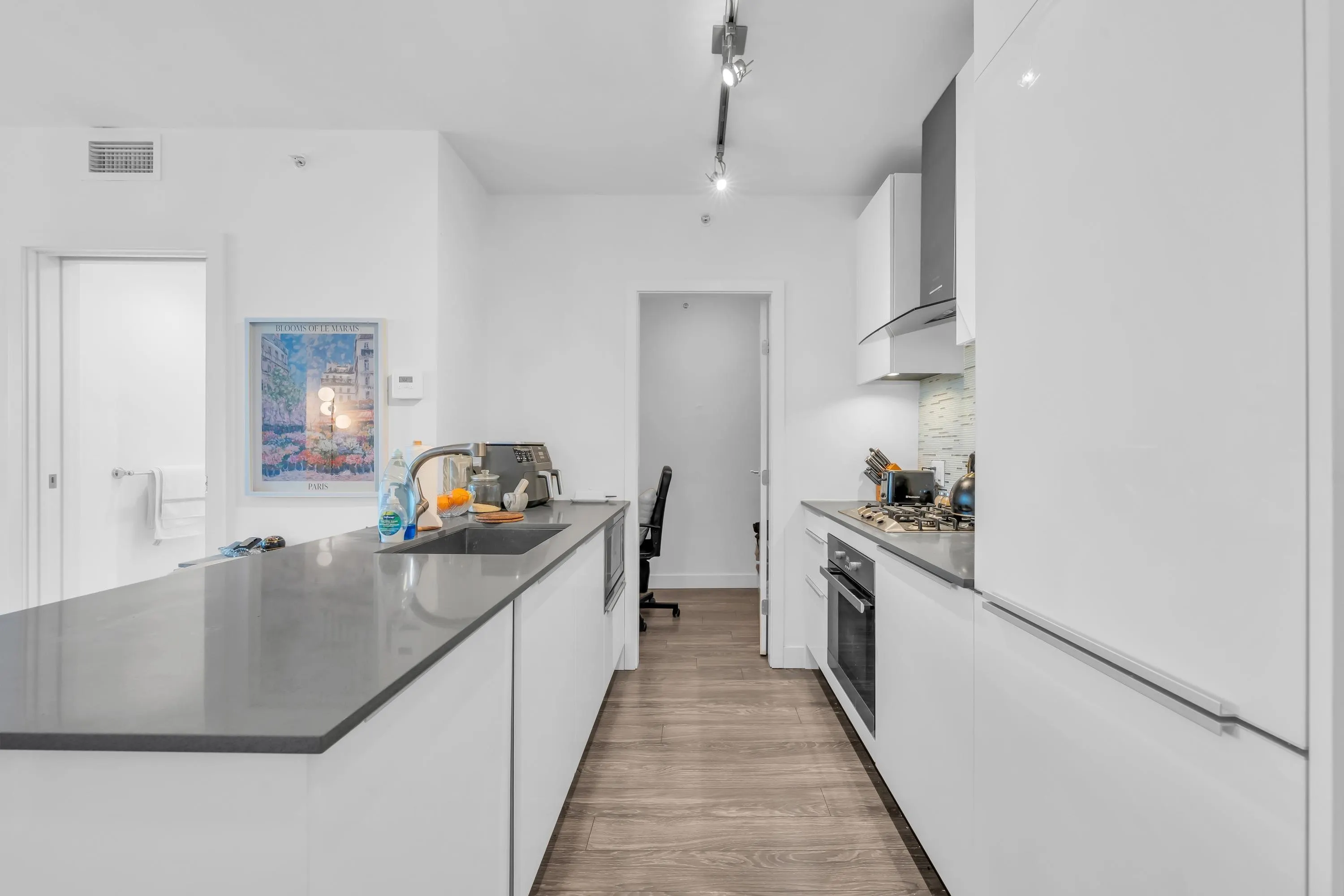 1283 Howe Street #3007