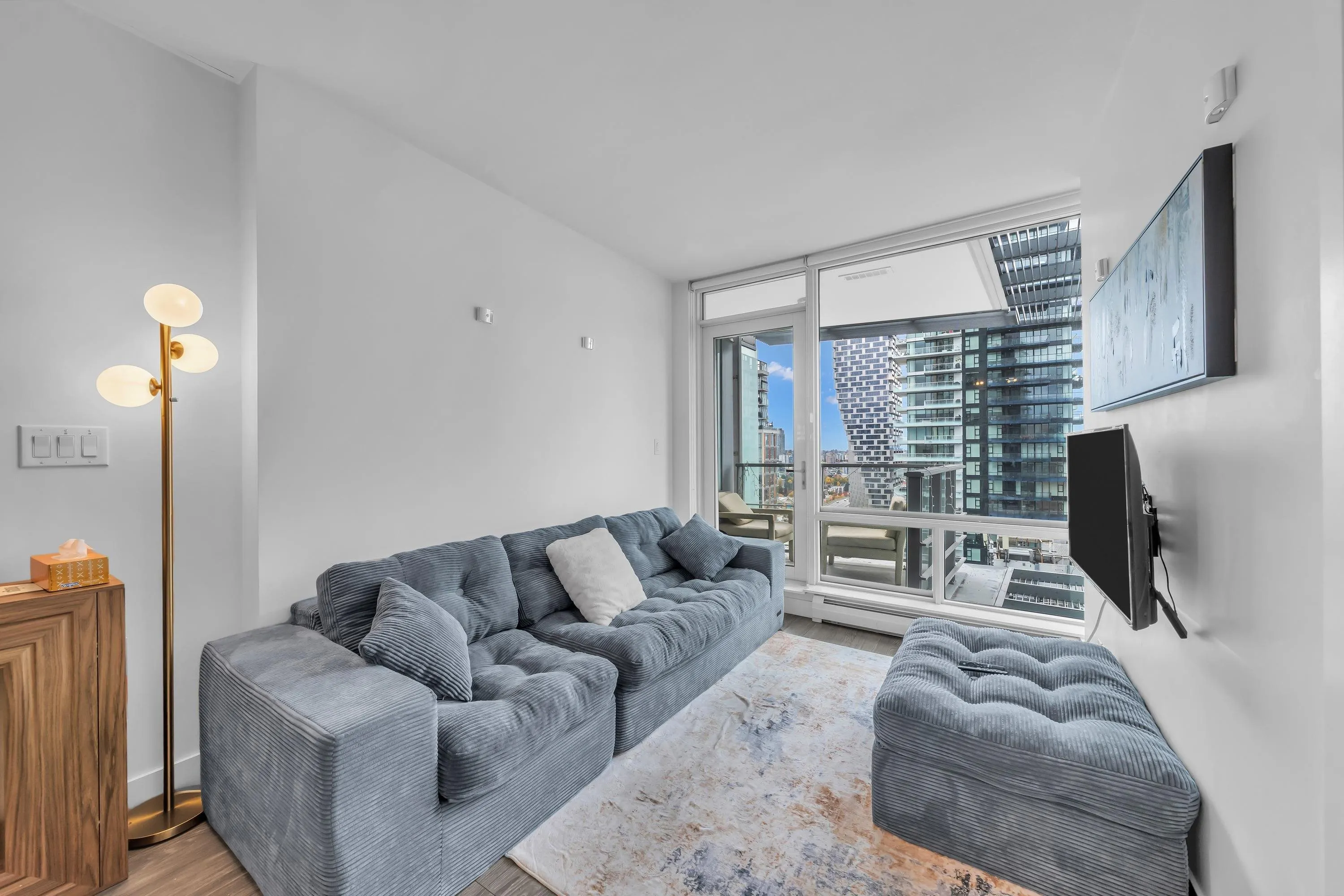 1283 Howe Street #3007