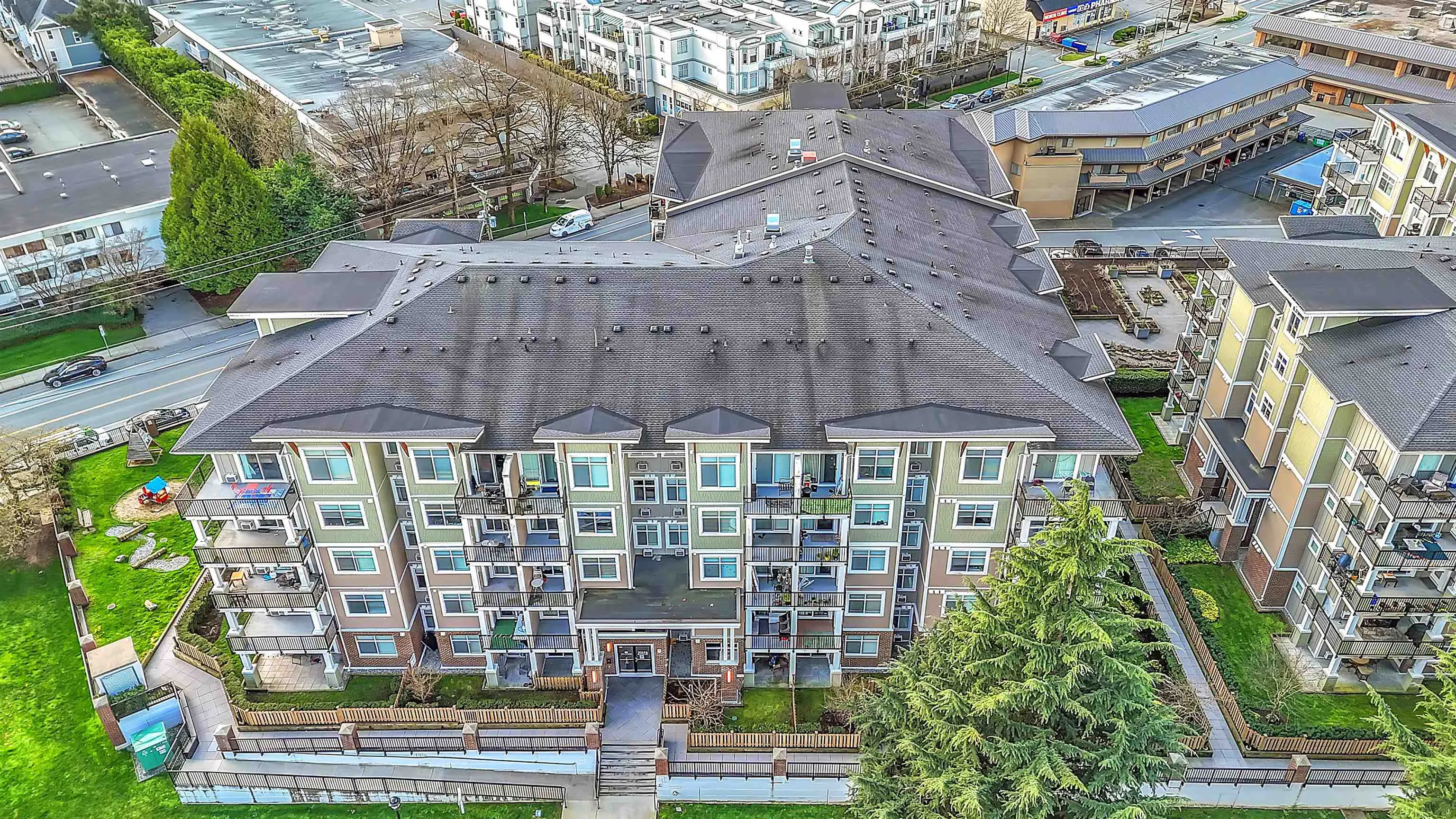 20696 Eastleigh Crescent #410